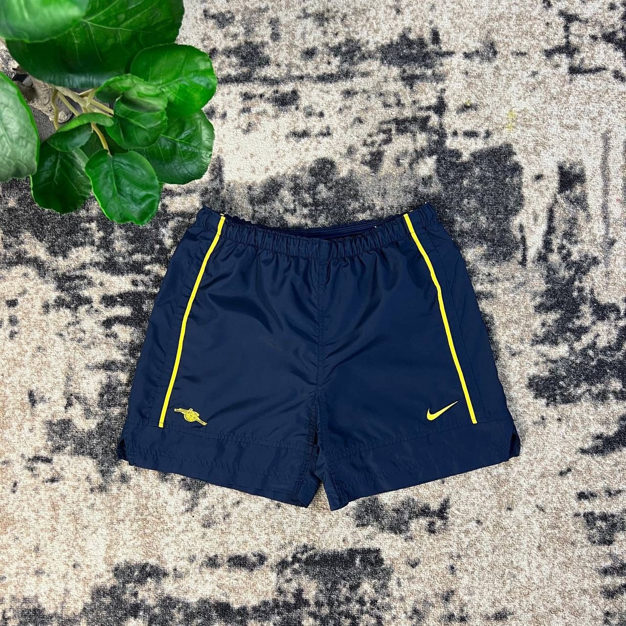 Nike Nike x Arsenal Vintage Y2K Light Shorts Streetwear Style Size US 30 / EU 46 - 1 Thumbnail