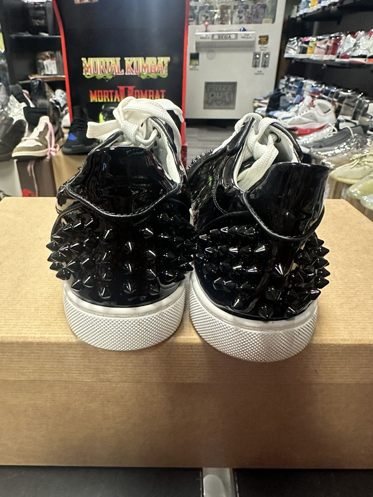 Christian Louboutin Christian Louboutin Black Embossed Patent Suede Vieira 2 Size US 6.5 / IT 36.5 - 3 Thumbnail