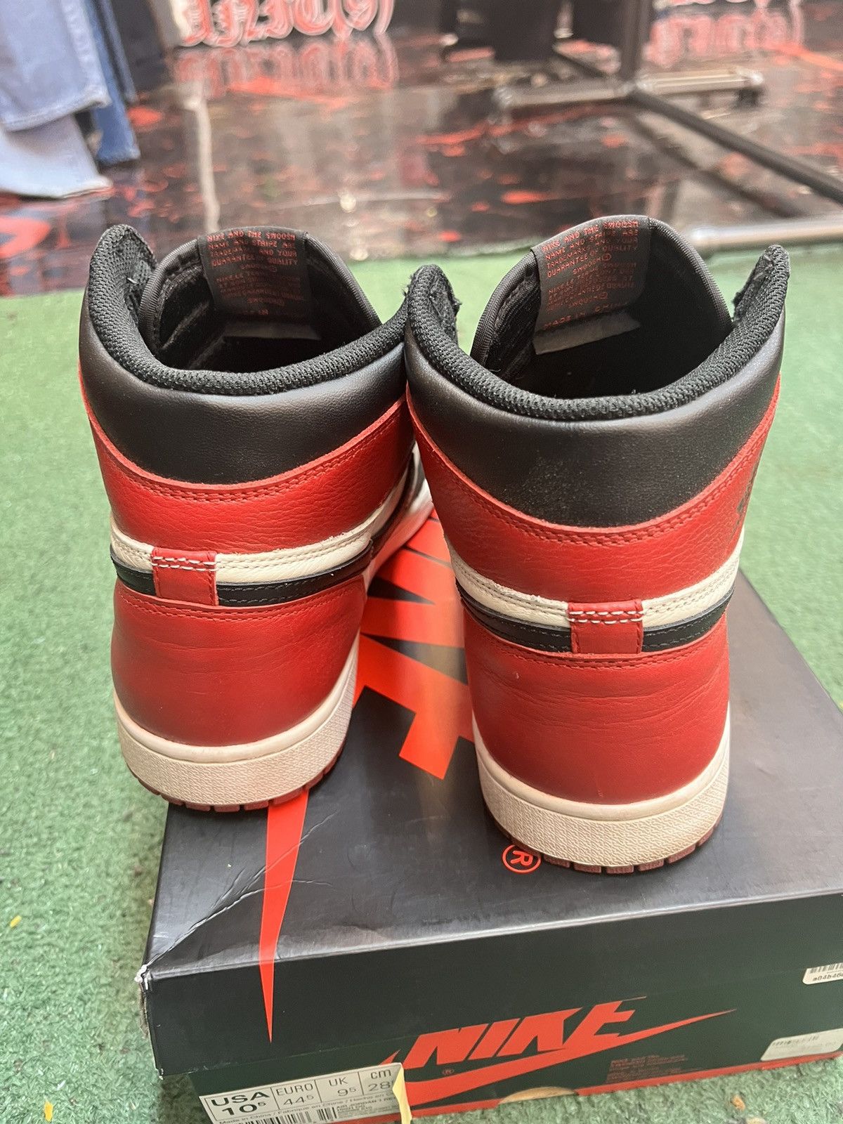 Bred toe retro air jordan 1