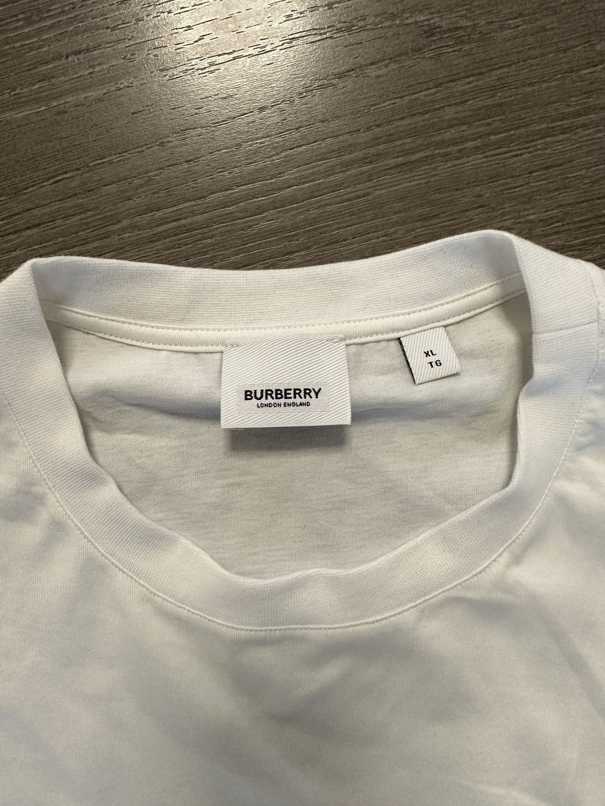 Burberry Burberry Horseferry Graphic Cotton T-Shirt White XL Size US XL / EU 56 / 4 - 3 Thumbnail