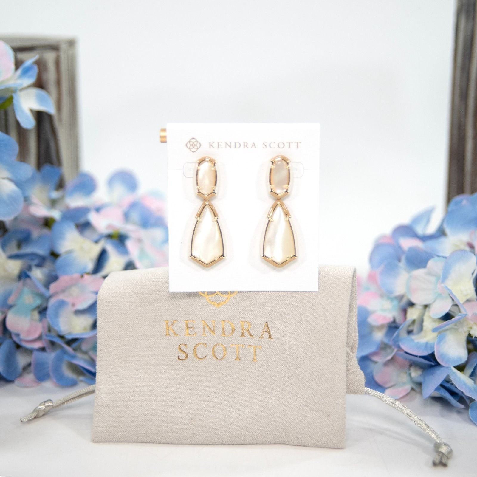 Kendra Scott Kendra Scott Camry Gold Ivory Pearl Enamel Frame Statement E Size ONE SIZE - 1 Thumbnail