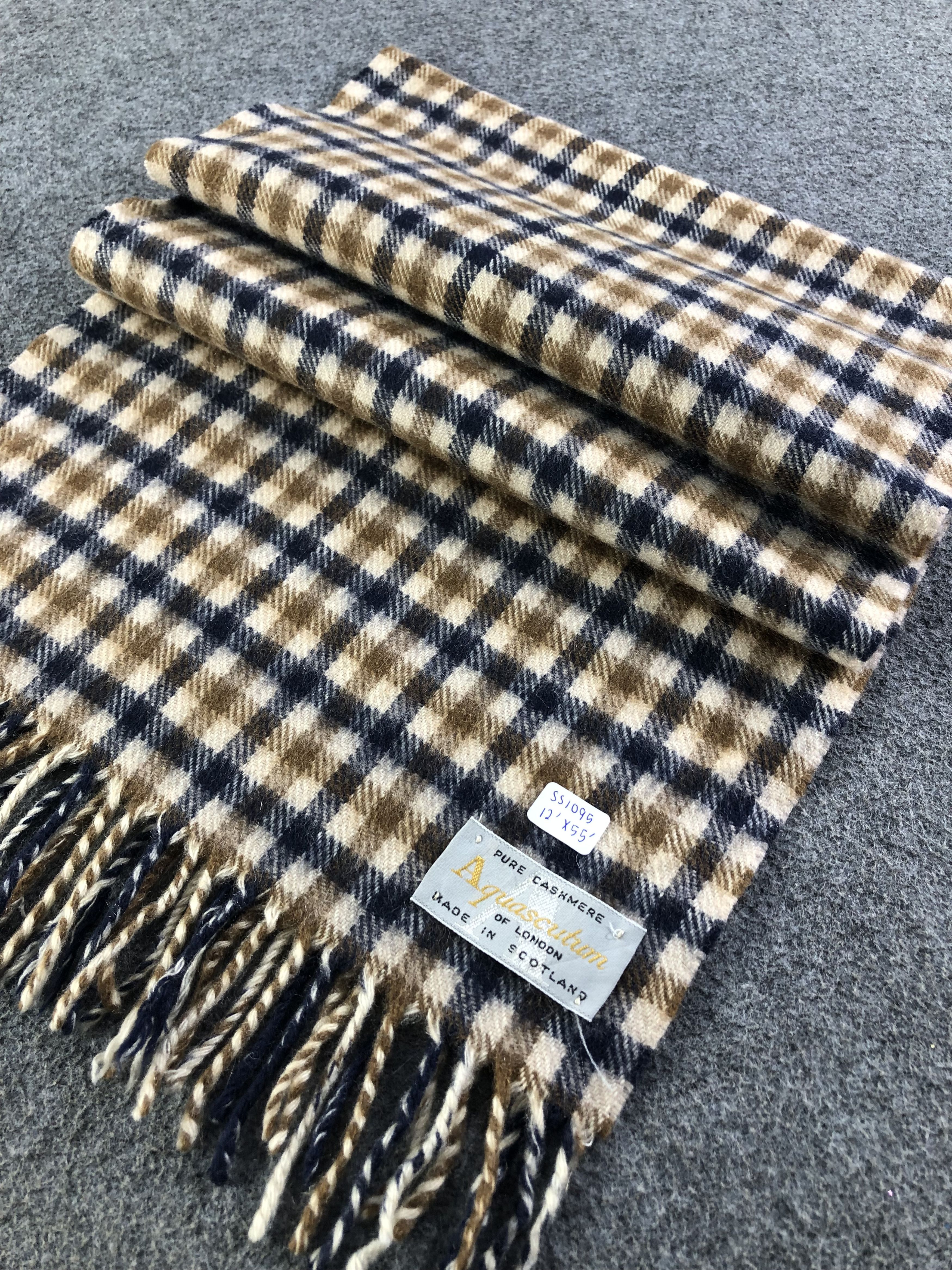 Aquascutum Aquasqutum Scarf / Muffler / Neckwear Size ONE SIZE - 2 Thumbnail