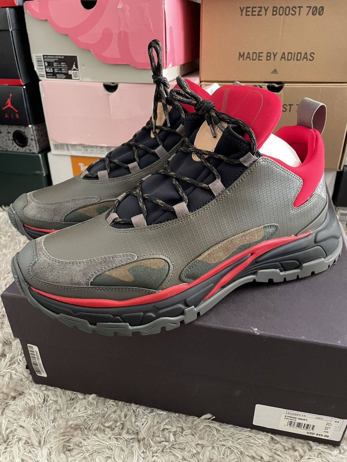 Valentino Valentino Garavani Trekking Sneakers in khaki green and red Size US 11 / EU 44 - 1 Thumbnail