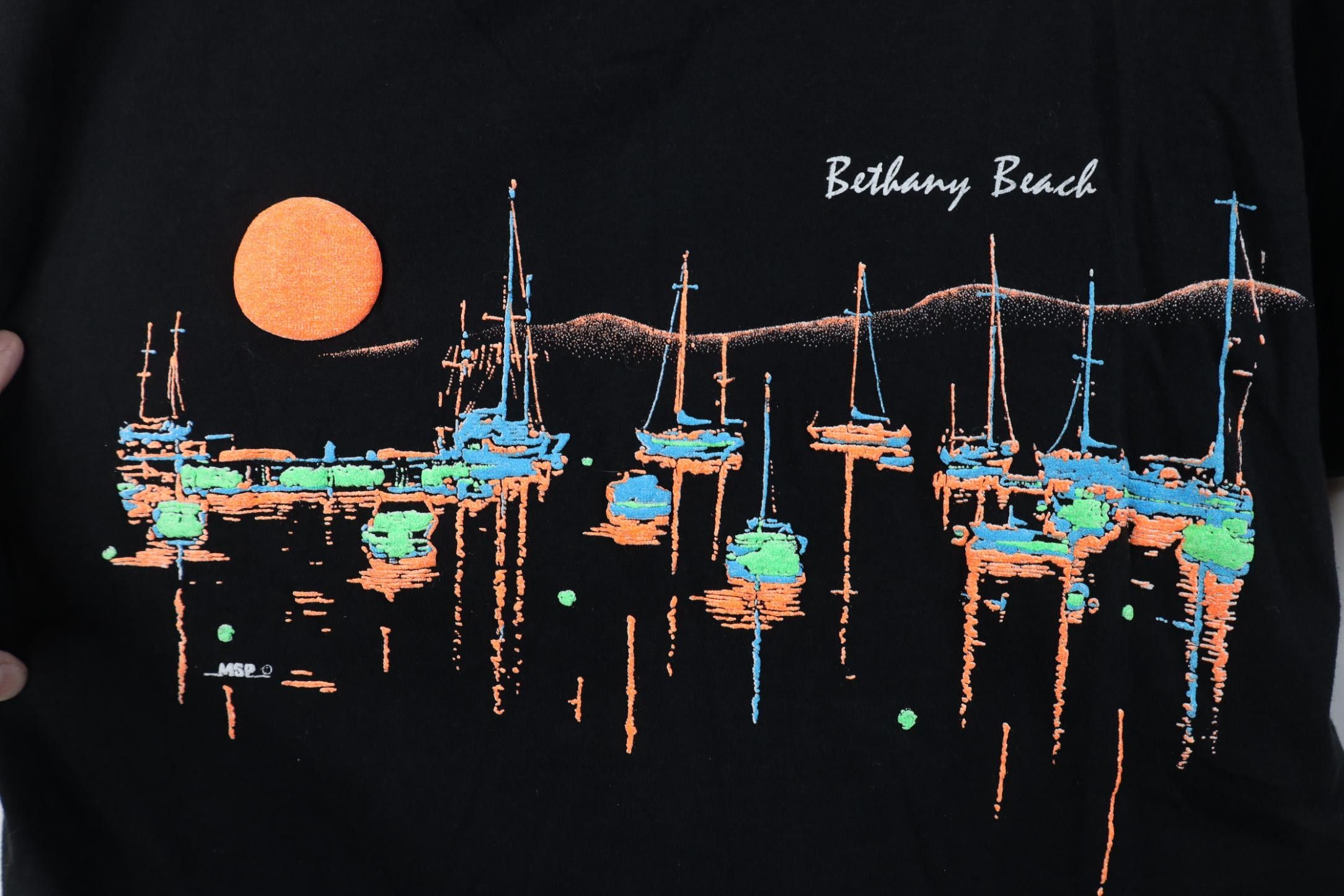 Vintage Vintage 90s Streetwear Beach Sailing Boat T-Shirt USA Size L / US 10 / IT 46 - 4 Thumbnail