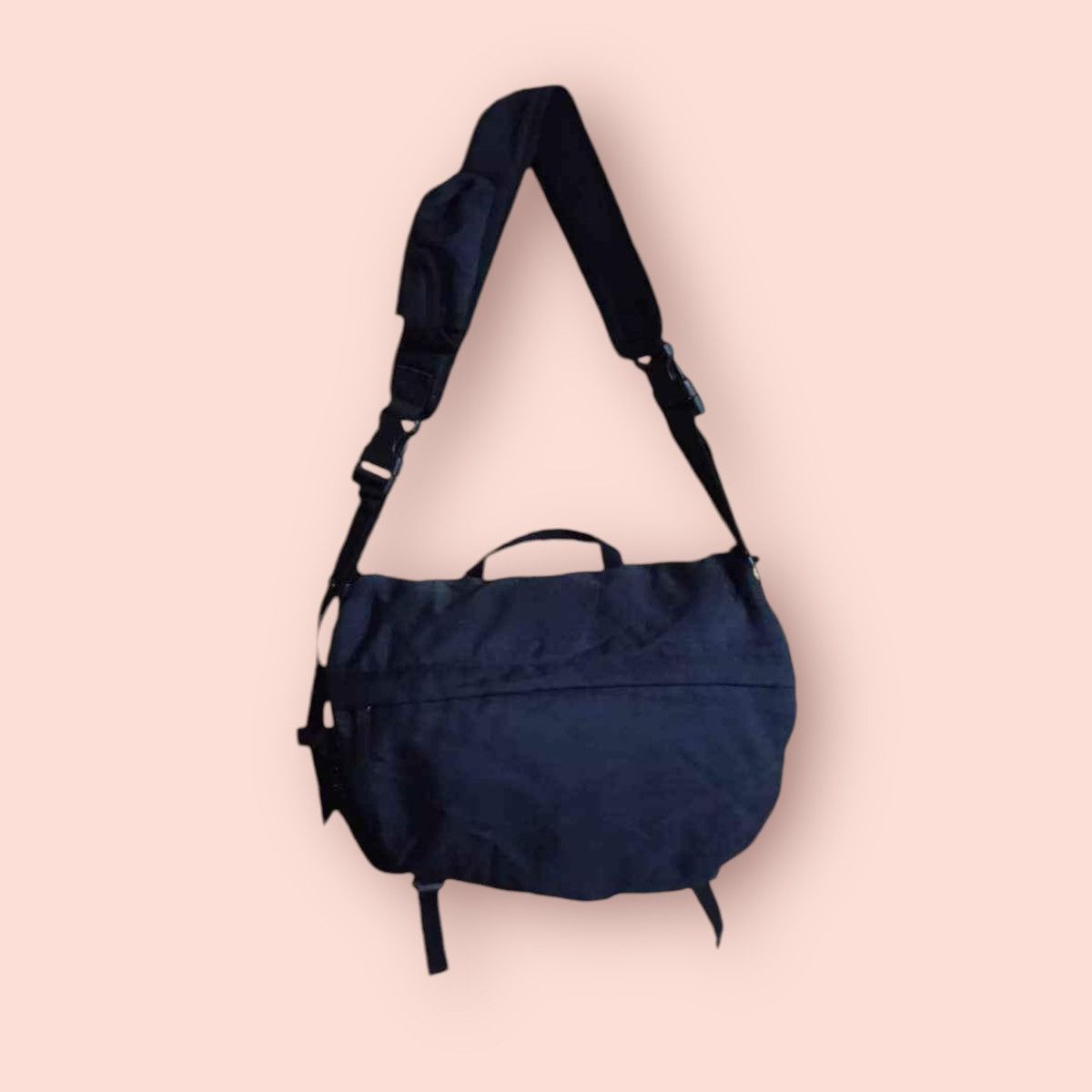Jun Takahashi × Uniqlo VINTAGE Y2k UNIQLO PADDED UTILITY CROSSBODY BAG Size ONE SIZE - 2 Thumbnail