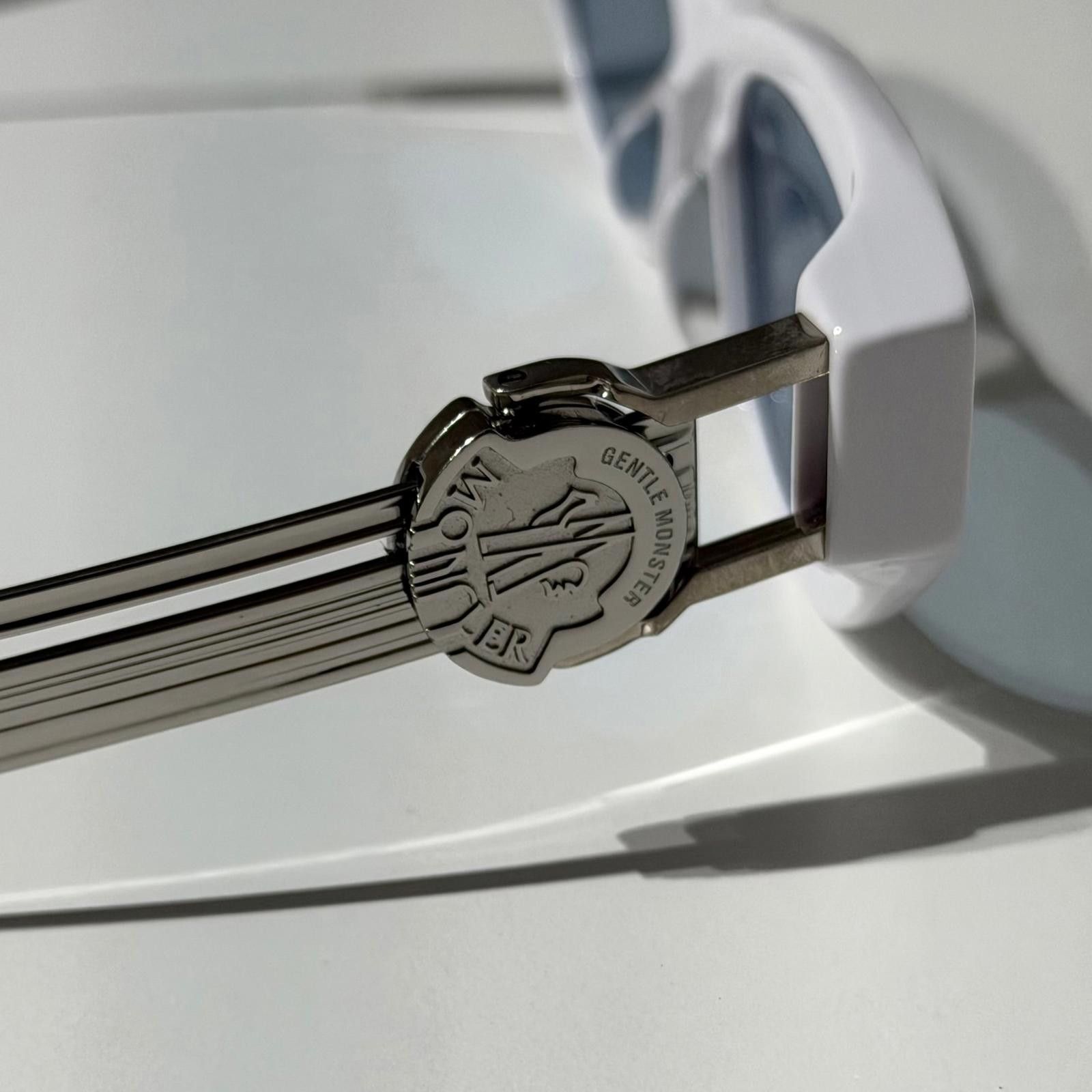 Gentle Monster Gentle Monster X Moncler Swipe 1 Sunglasses Size ONE SIZE - 5 Thumbnail