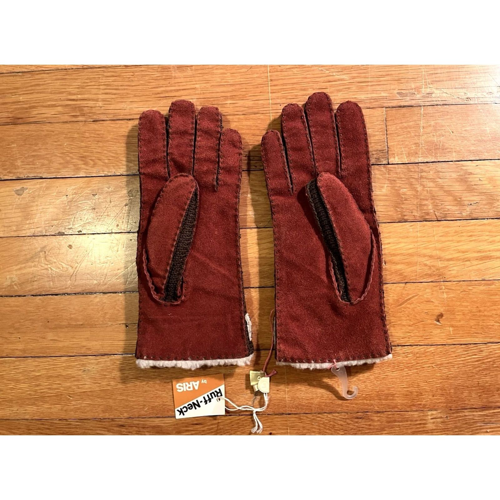 Vintage VINTAGE Aris Ruff Neck Suede Gloves Women’s Large Red Glove L Women Red Classic Designer Outdoor Winter Fall Spring Box? Size ONE SIZE - 3 Thumbnail
