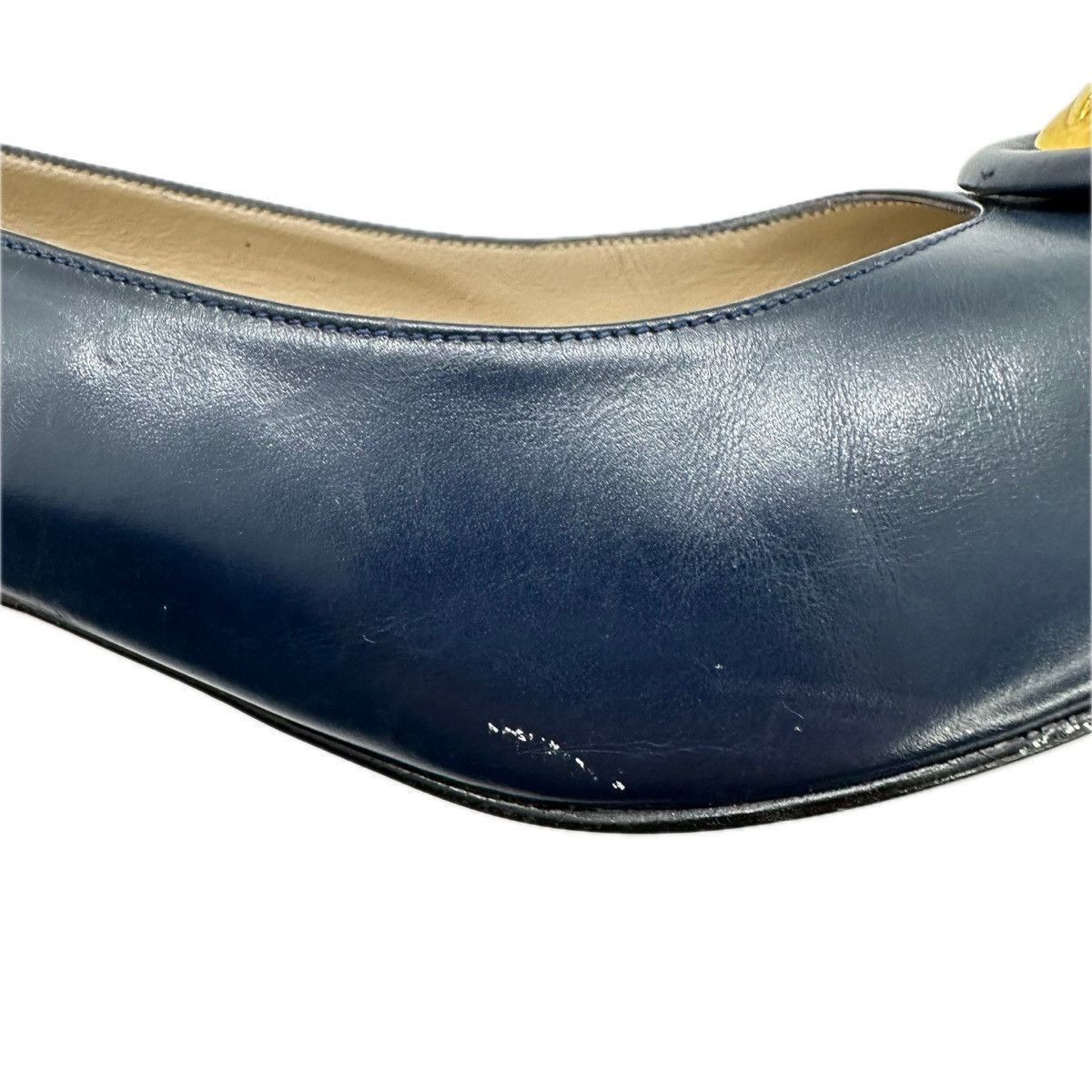 Salvatore Ferragamo Vintage Salvatore Ferragamo Sz 8.5AA Navy Leather Pumps Size US 8.5 / IT 38.5 - 8 Thumbnail