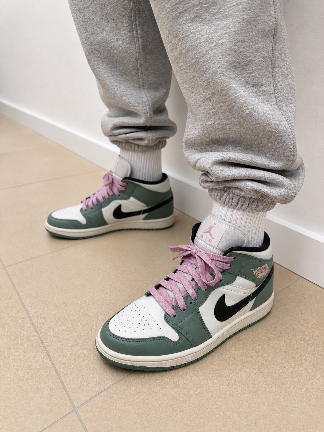 Nike Jordan 1 Low Size US 11 / EU 44 - 5 Thumbnail