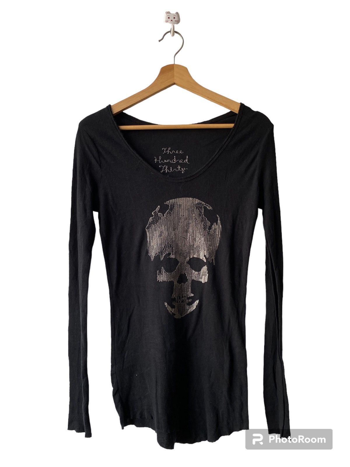 Three Hundred Thirty Days Skull Long Sleeve Strechable Tee