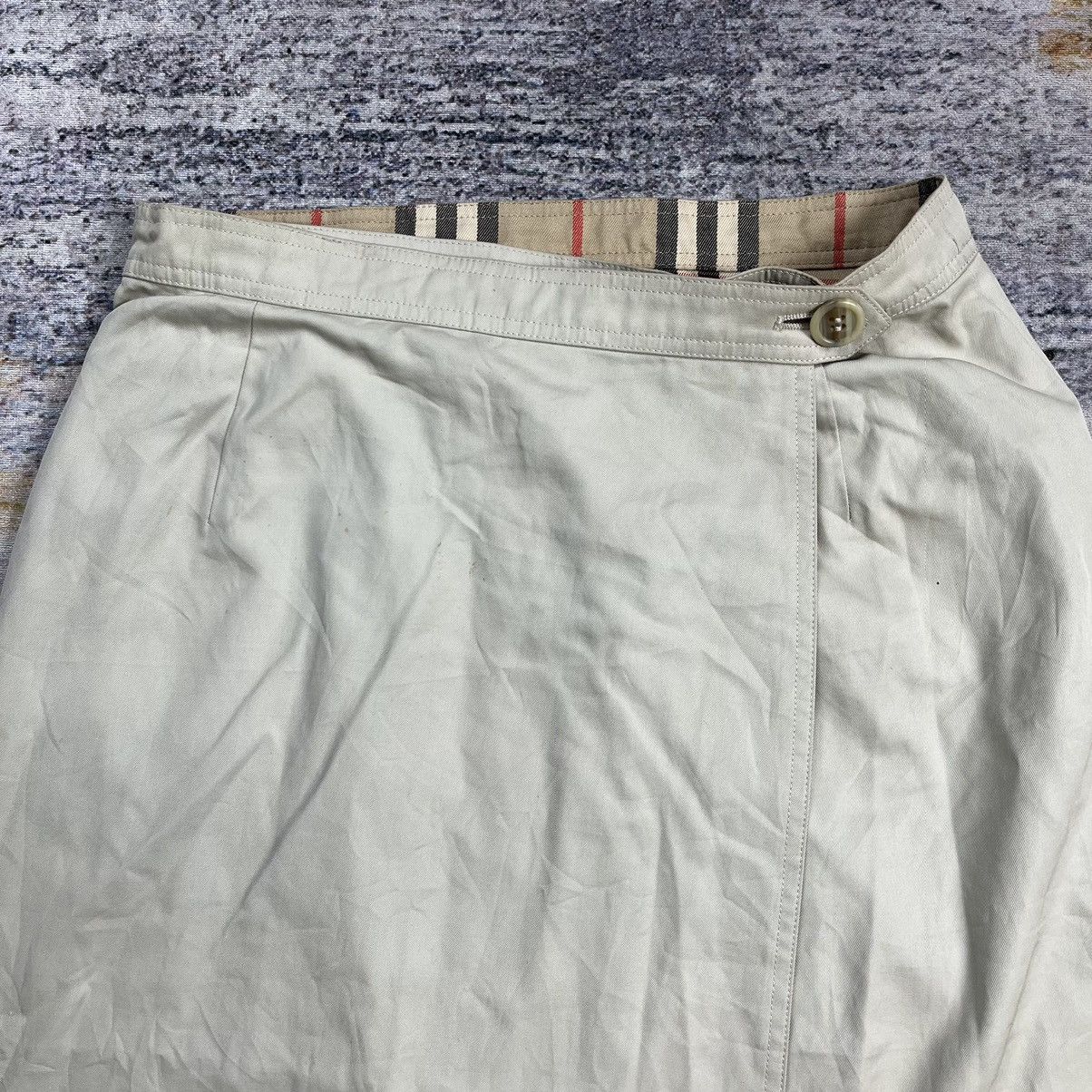 Burberry × Vintage Vintage 90s Burberrys reversible tartan nova check skirt Size 24" / US 00 / IT 34 - 9 Thumbnail