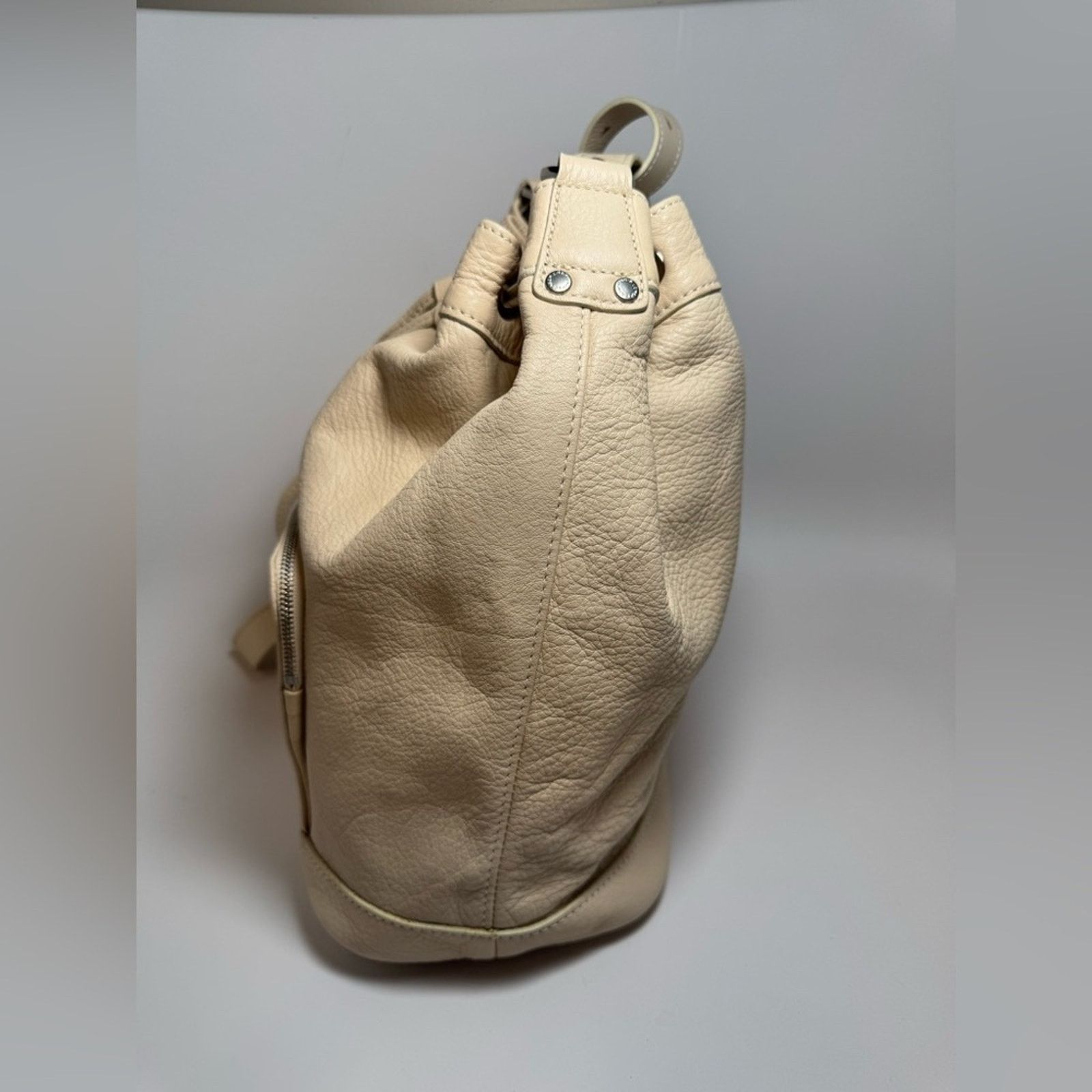 Longchamp Longchamp Drawstring Bucket Bag Crossbody Cream Leather Bag Size ONE SIZE - 7 Thumbnail
