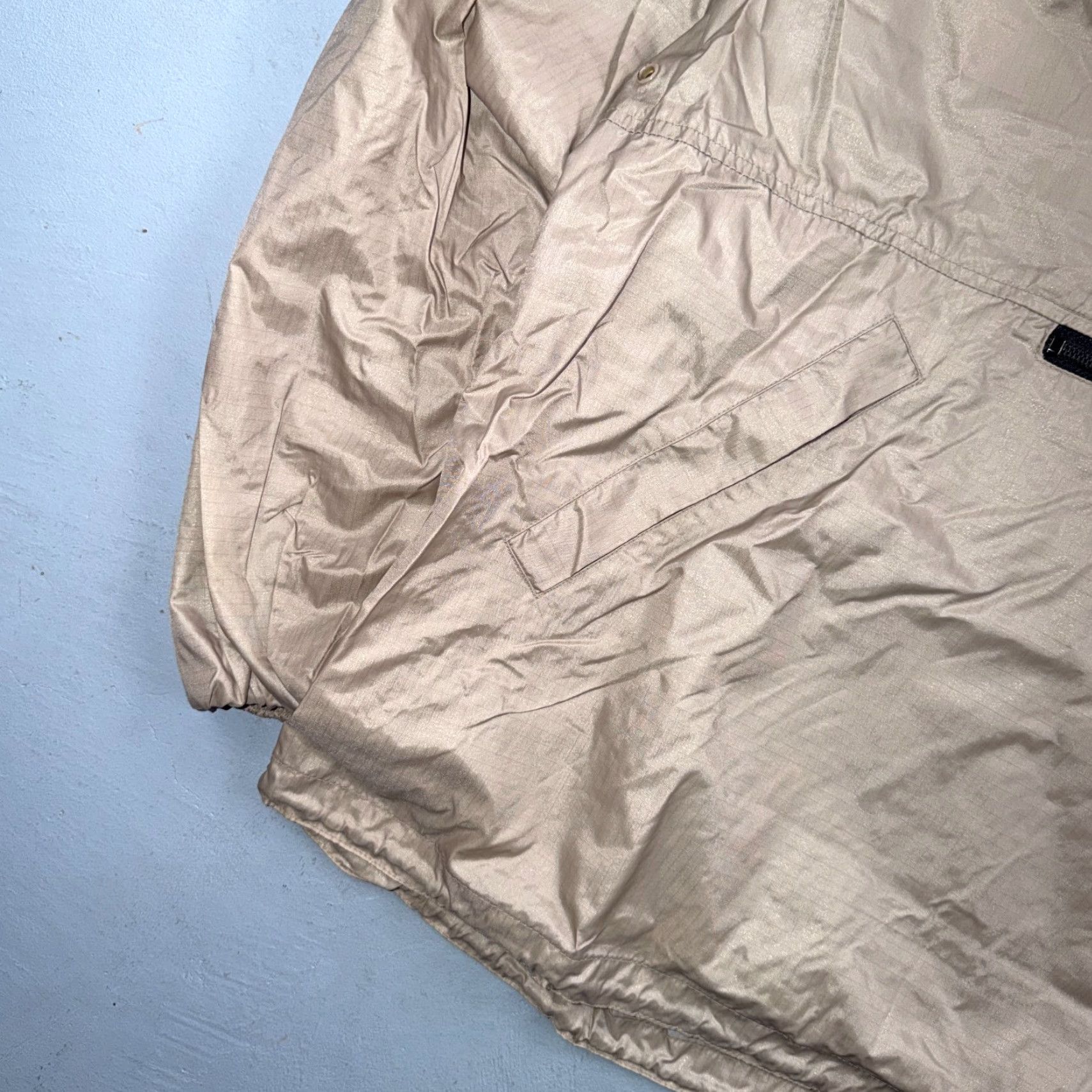 Gap VINTAGE GAP Beige Anorak Windbreaker Nylon Jacket M Mens 90s Windbreaker Beige Nylon Zip Casual 90s Mens Size US M / EU 48-50 / 2 - 3 Thumbnail