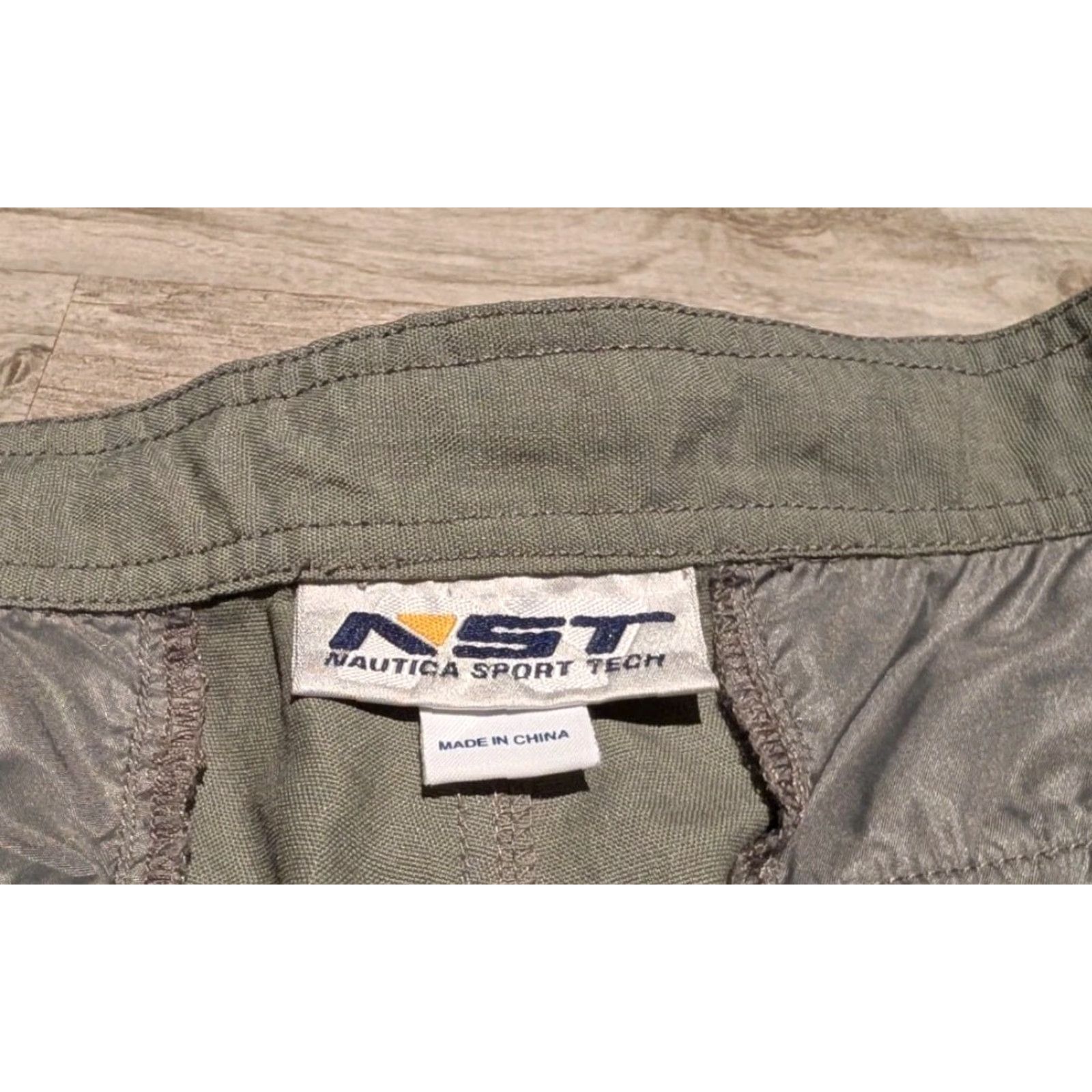 Nautica VINTAGE Nautica Sport Tech NST Cargo Pants Gray Red Nylon Jogger Adult M Medium 34in Inseam 31in 90s Y2K Mens Size US 31 - 7 Thumbnail
