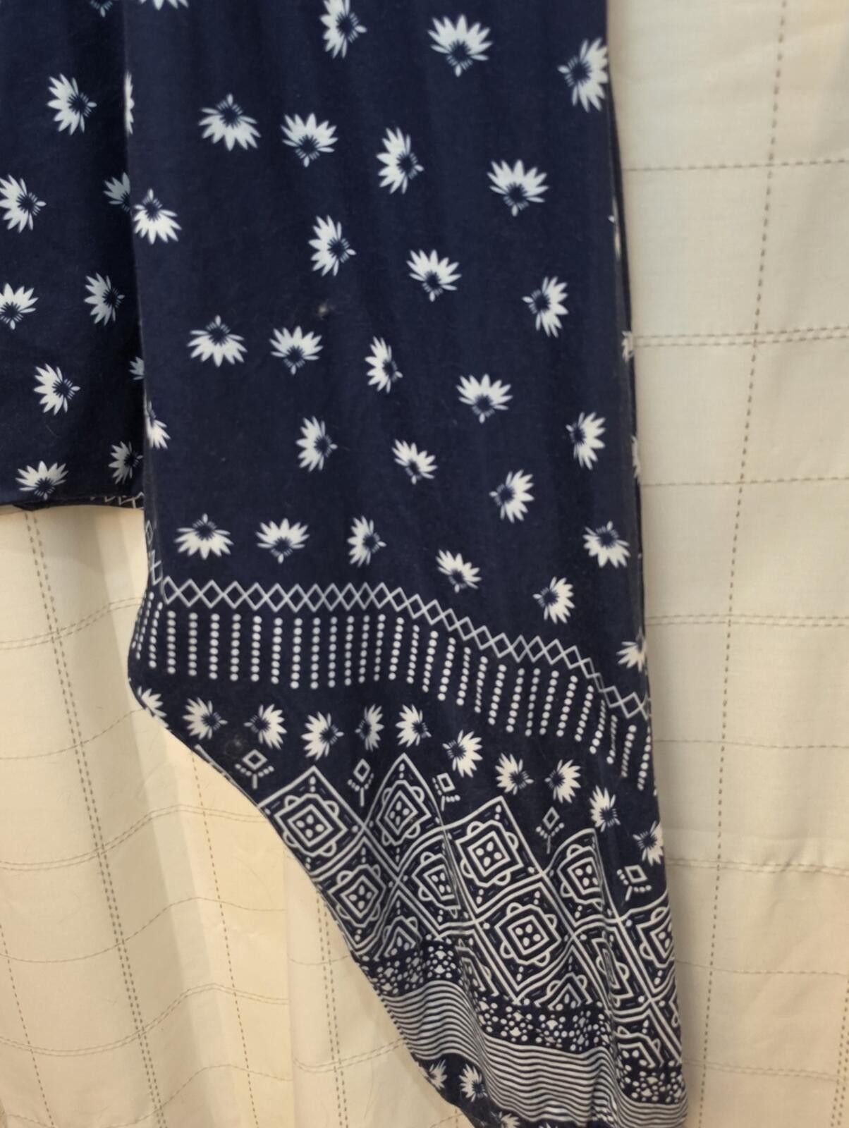 Other Navy Daisy Print Harem Jumpsuit / Drapey Romper with Pockets Size 42" / US 20 - 6 Thumbnail