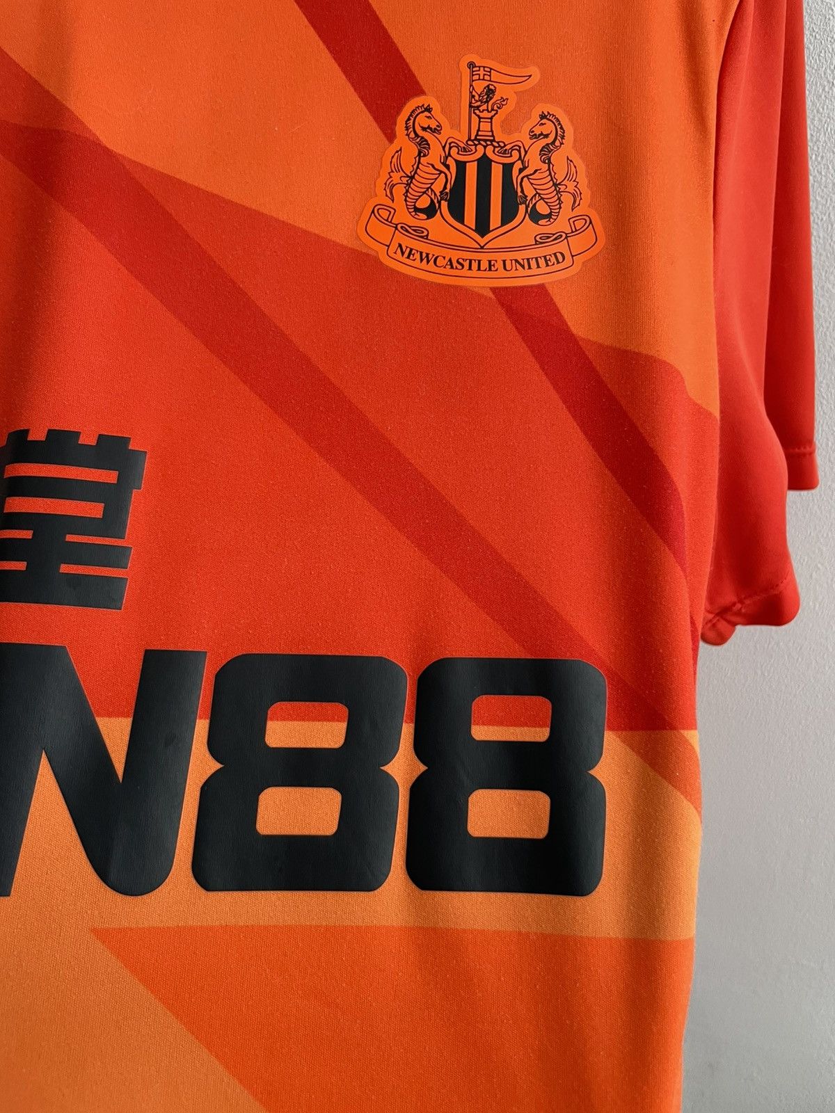 Castore Newcastle United 2021 2022 Pre Match Football Shirt Jersey Size US S / EU 44-46 / 1 - 5 Thumbnail
