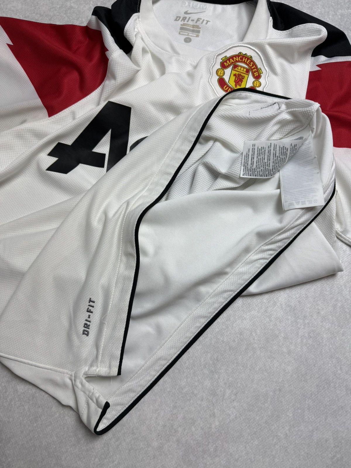 Nike 2010-11 Manchester United Nike Aon Football Shirt white S Size US S / EU 44-46 / 1 - 7 Thumbnail
