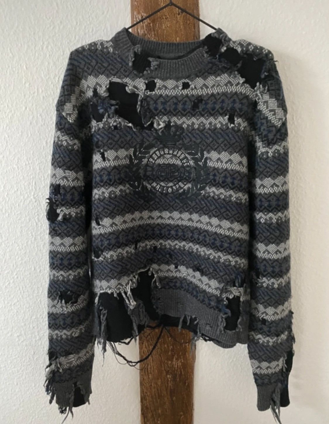 Balenciaga Balenciaga distressed sweatshirt Size US S / EU 44-46 / 1 - 1 Thumbnail