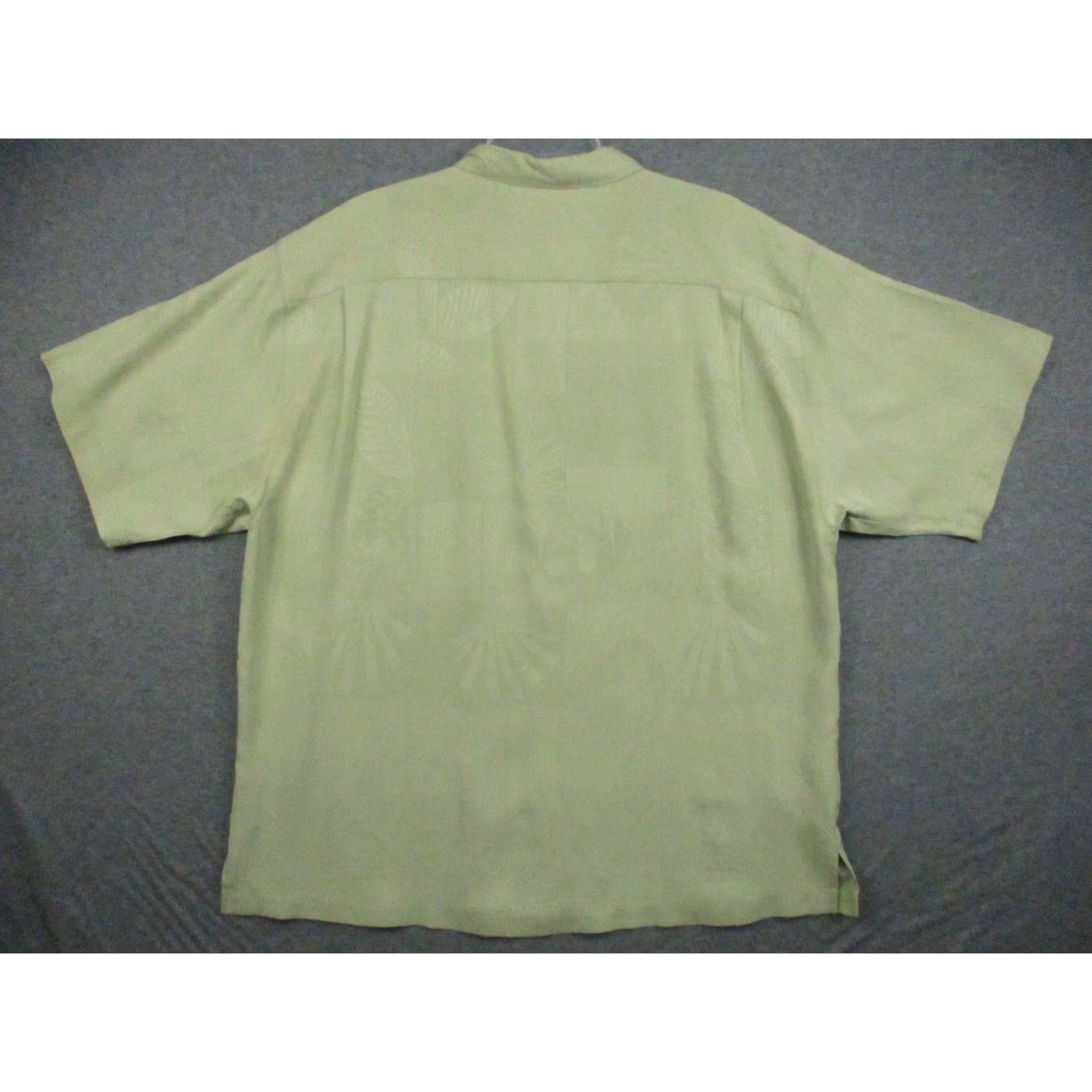 Tommy Bahama Tommy Bahama Shirt XL 100% Silk Palm Drink Cocktail Pattern Light Olive Green Floral Button-Up Short Sleeve Mens Shirt Size US XL / EU 56 / 4 - 7 Thumbnail