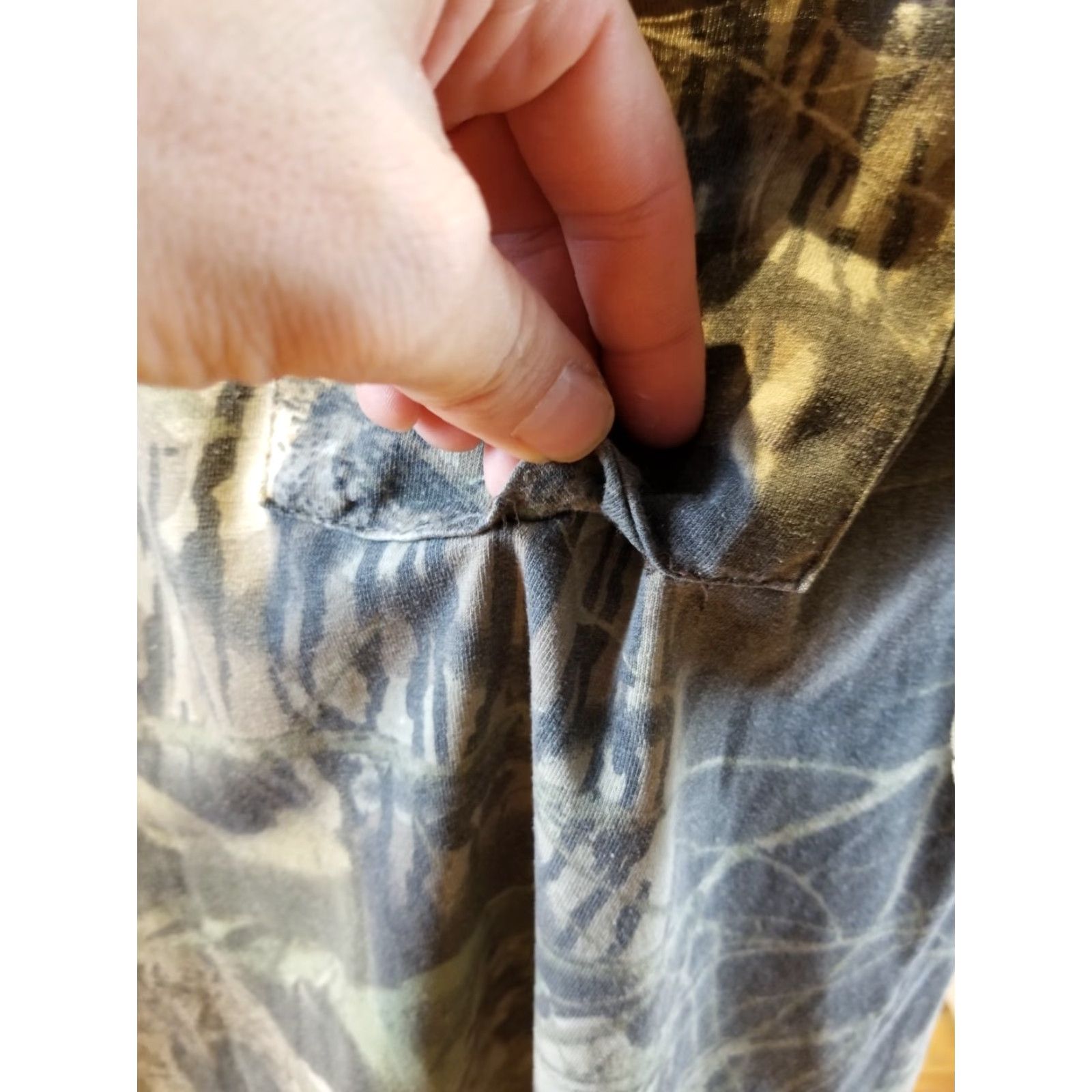Vintage VINTAGE Mossy Oak Camouflage One Pocket T-Shirt SZ Large Men's Shirt Camouflage Short Sleeve Crew Neck USA Retro Pockets 90s Size US L / EU 52-54 / 3 - 5 Thumbnail