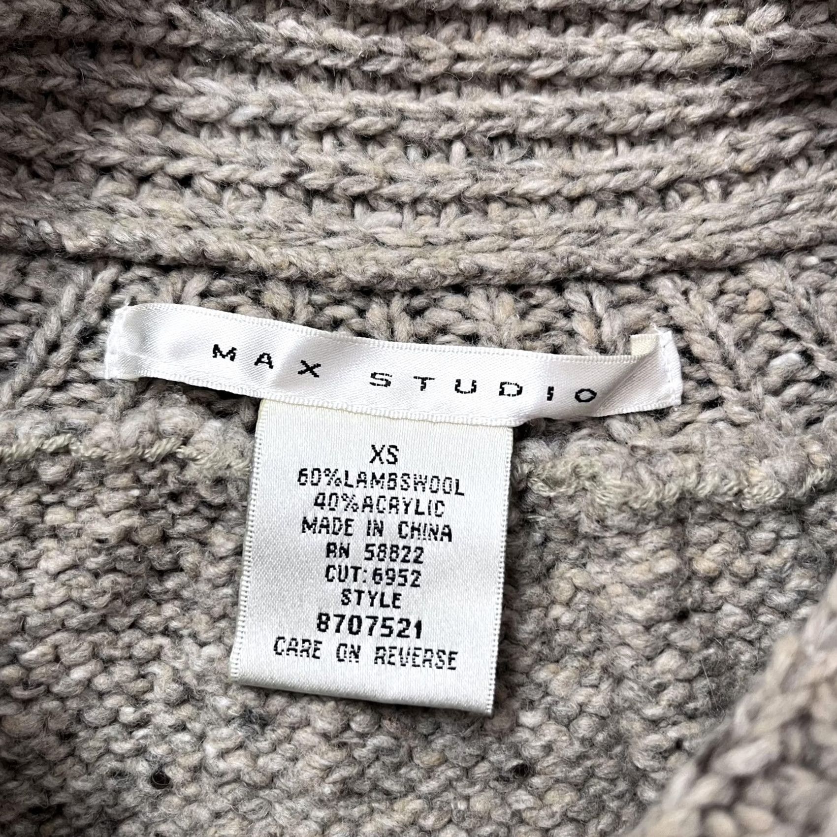 Vintage VINTAGE Max Studio Sweater Womens XS Beige Lambswool Blend Button Front Size XS / US 0-2 / IT 36-38 - 3 Thumbnail