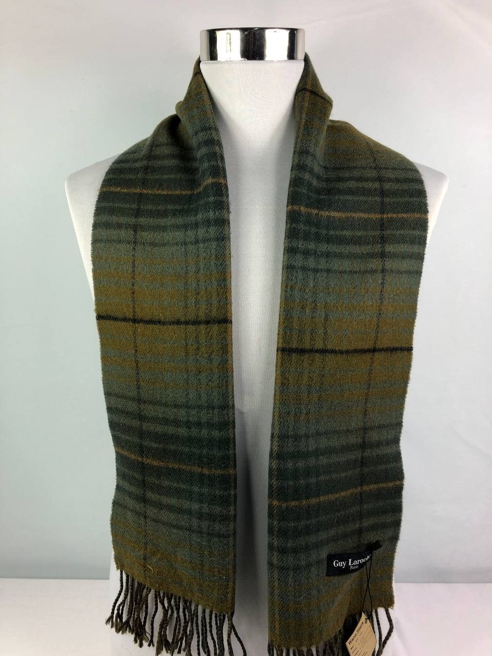 Guy Laroche Guy Laroche Scarf / Muffler / Neckwear FS165 Size ONE SIZE - 1 Thumbnail