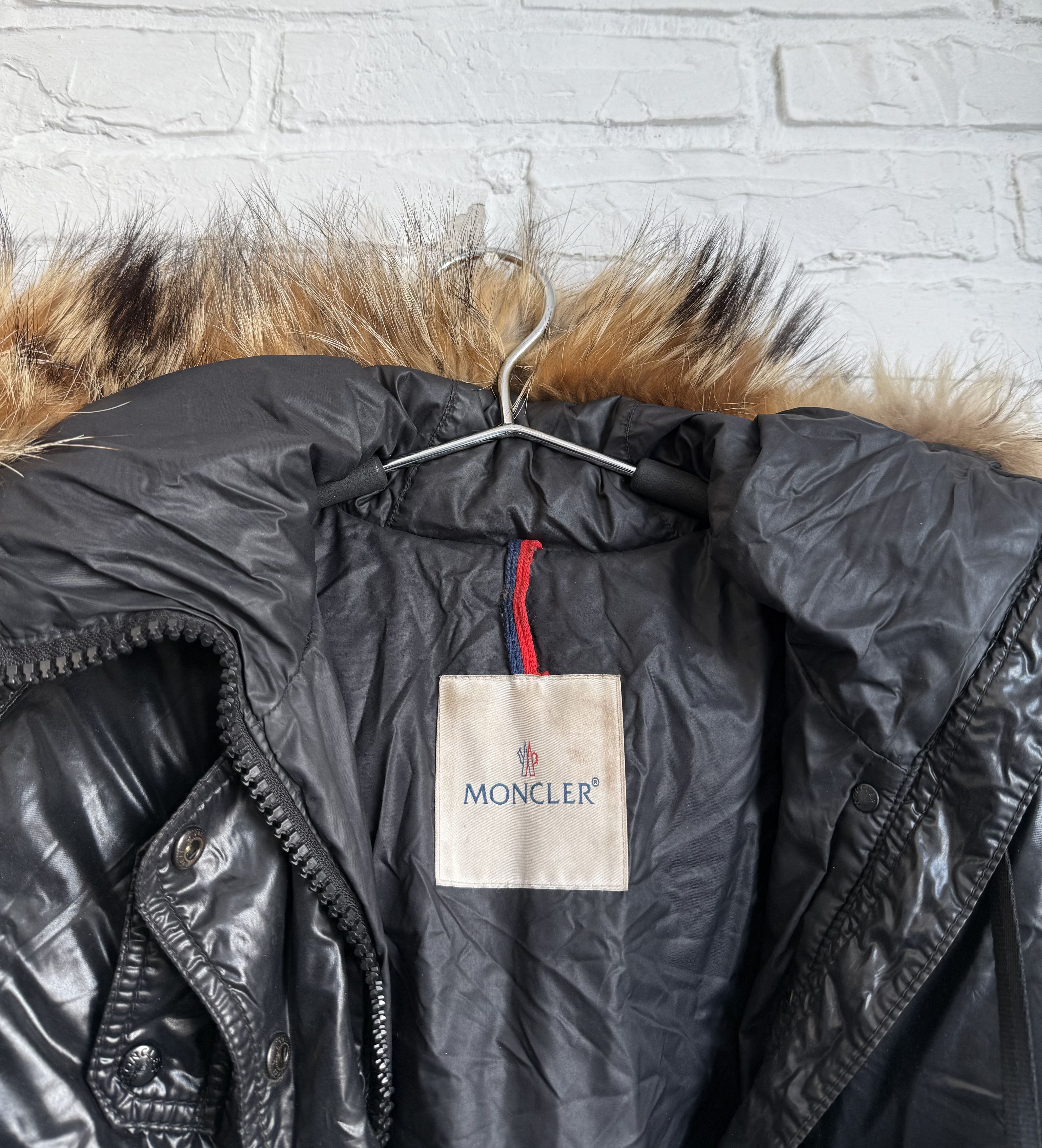 Moncler Moncler fur hood short puffer down jacket Size XS / US 0-2 / IT 36-38 - 3 Thumbnail