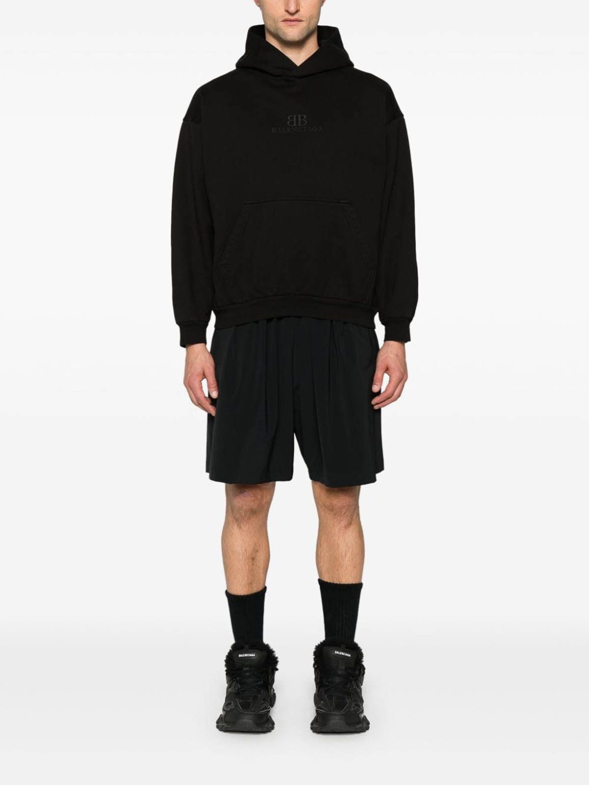 Balenciaga o1srvl11e0526 555 / BB Classic Hoodie Medium Fit in Black Size US S / EU 44-46 / 1 - 5 Thumbnail