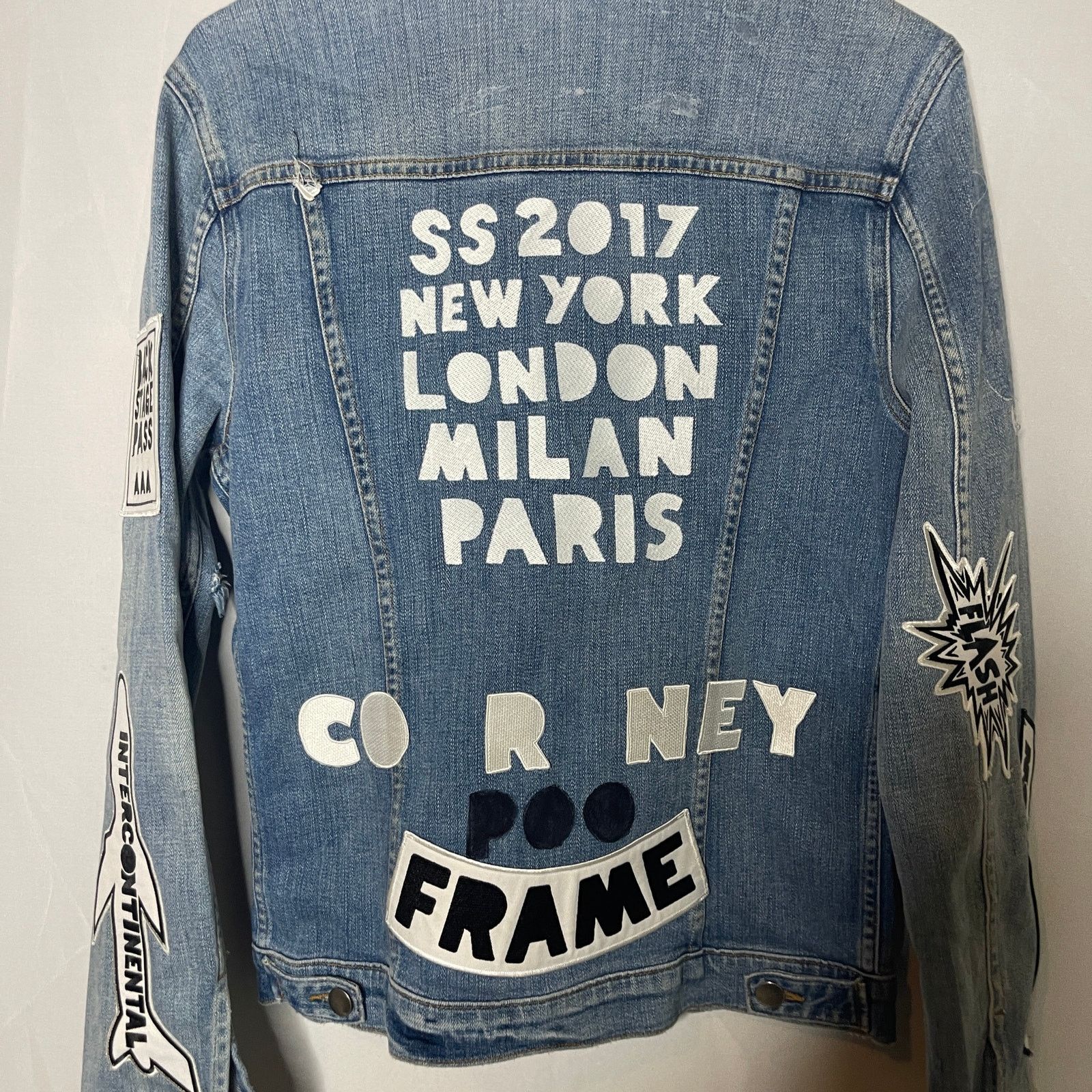 Frame FRAME Denim Embroidered Patches Denim Jacket Sz S Size S / US 4 / IT 40 - 7 Thumbnail