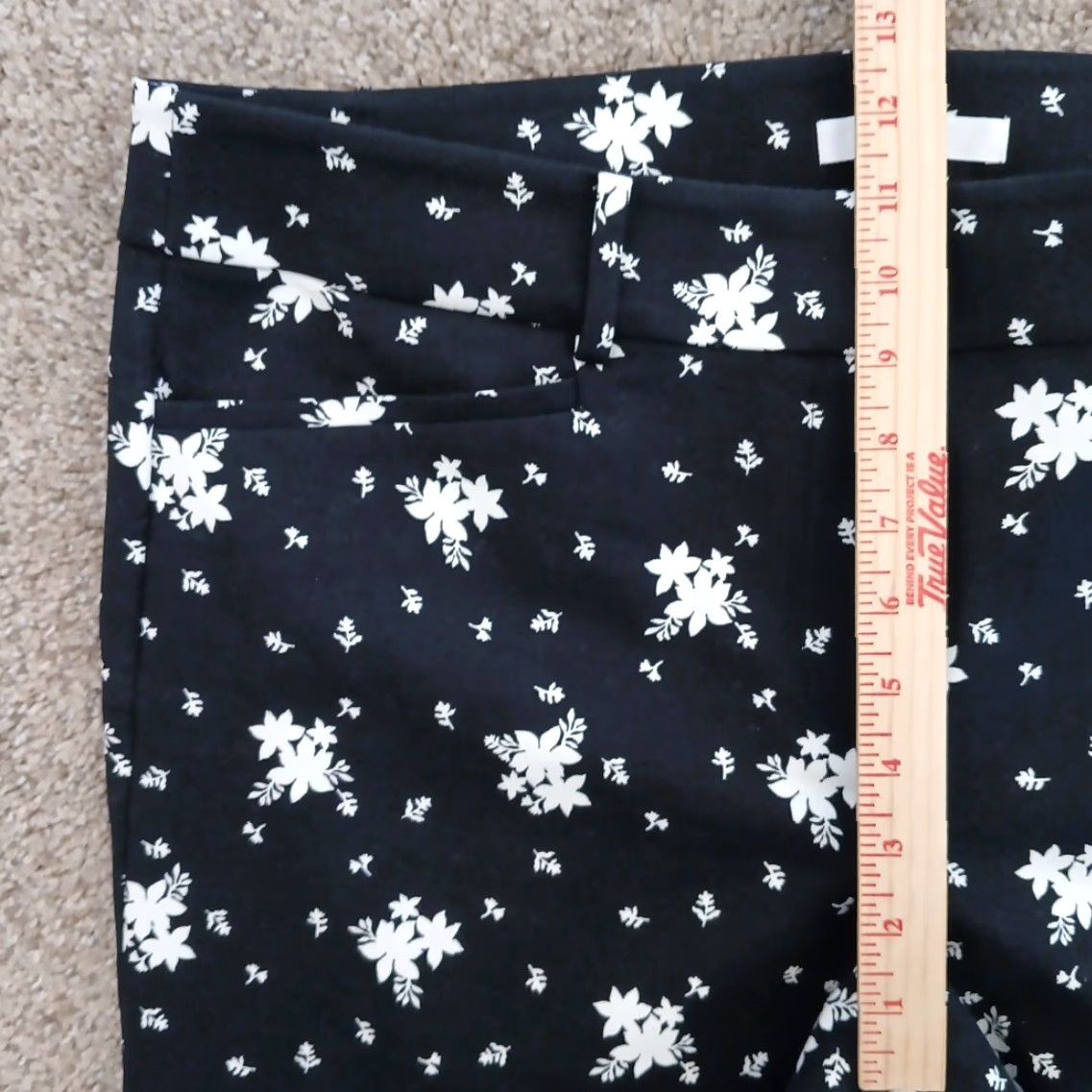 Ann Taylor Ann Taylor Loft Ankle Pants Womens Size 14 Black Floral Crop Pockets Cotton Blend Straight 25.5in Inseam Size 26" / US 2 / IT 38 - 5 Thumbnail