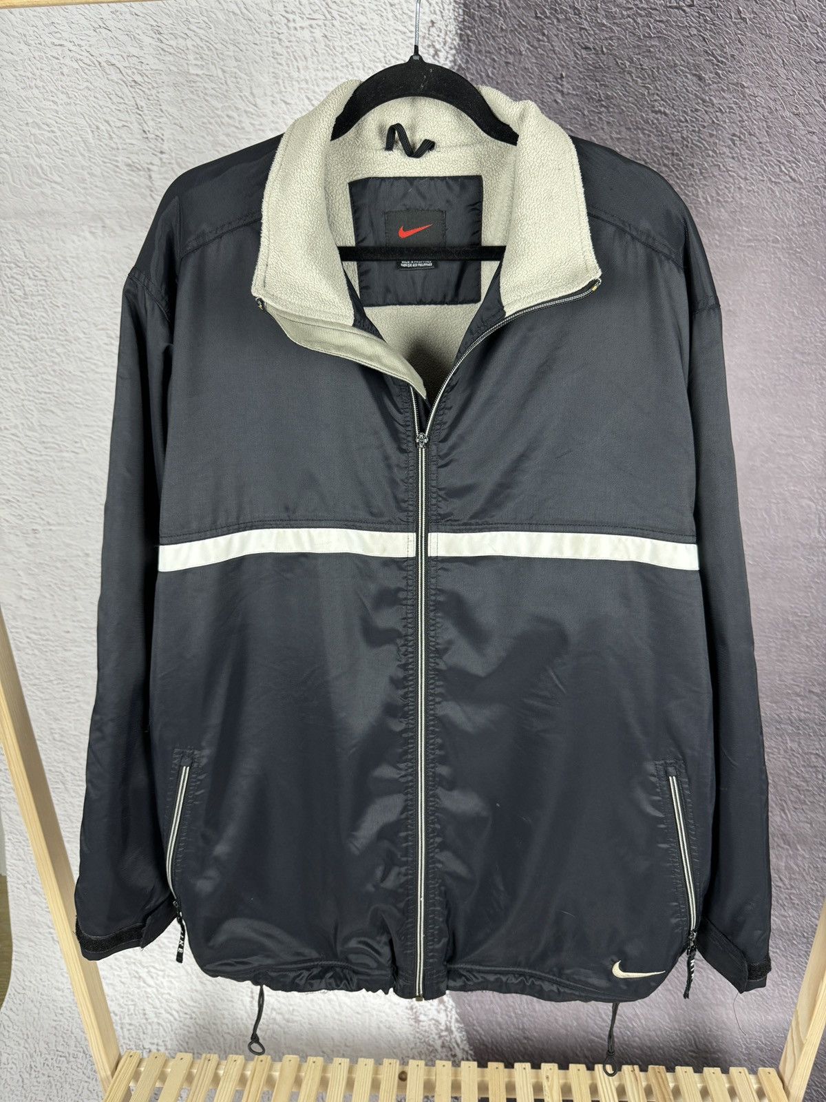Nike × Vintage Nike vintage 90s black striped swoosh nylon fleece jacket Size US L / EU 52-54 / 3 - 2 Thumbnail