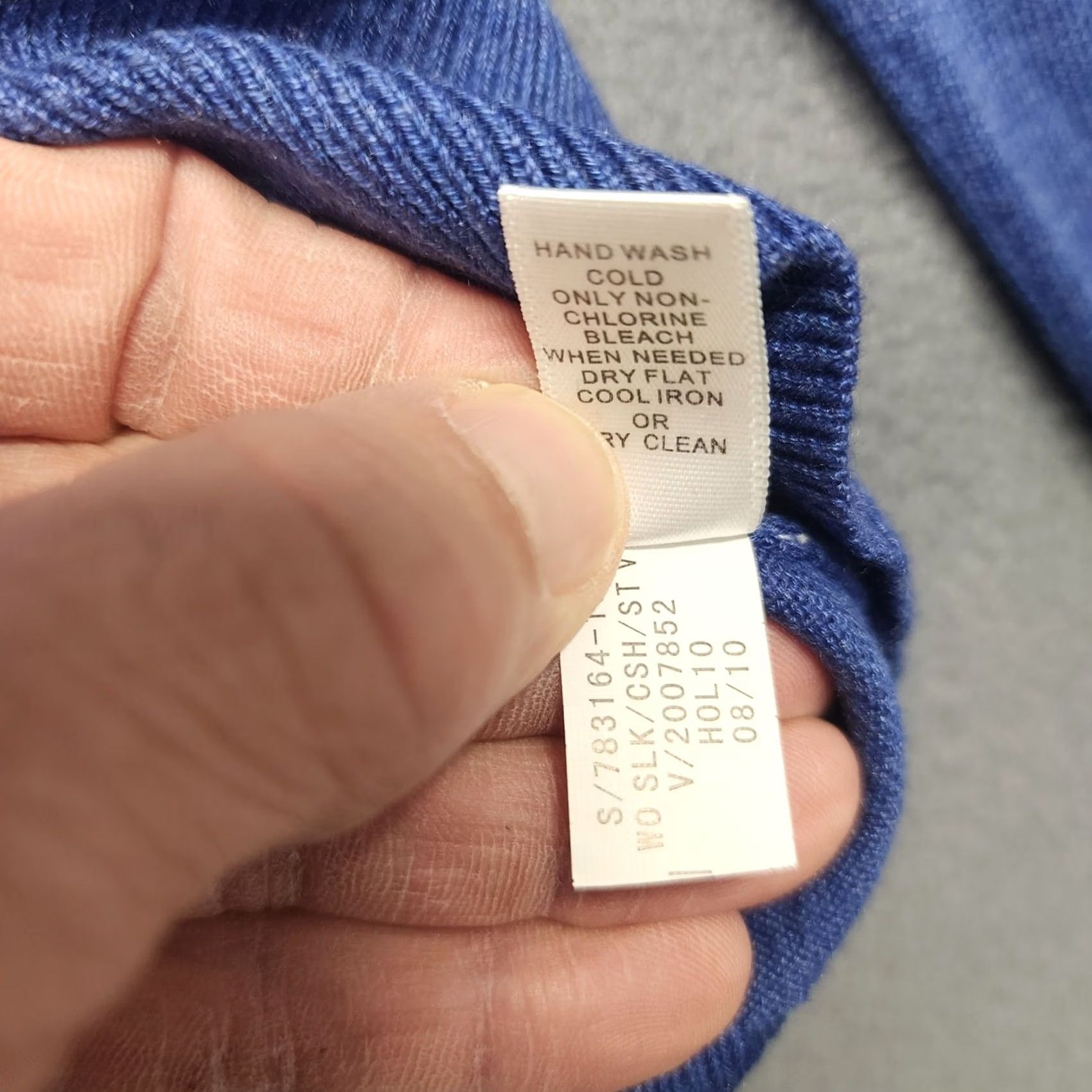 Banana Republic VINTAGE Banana Republic Sweater Mens M Blue Silk Cashmere Blend Lightweight Preppy Pullover V-Neck Long Sleeve Fall Winter Mens Size US M / EU 48-50 / 2 - 6 Thumbnail