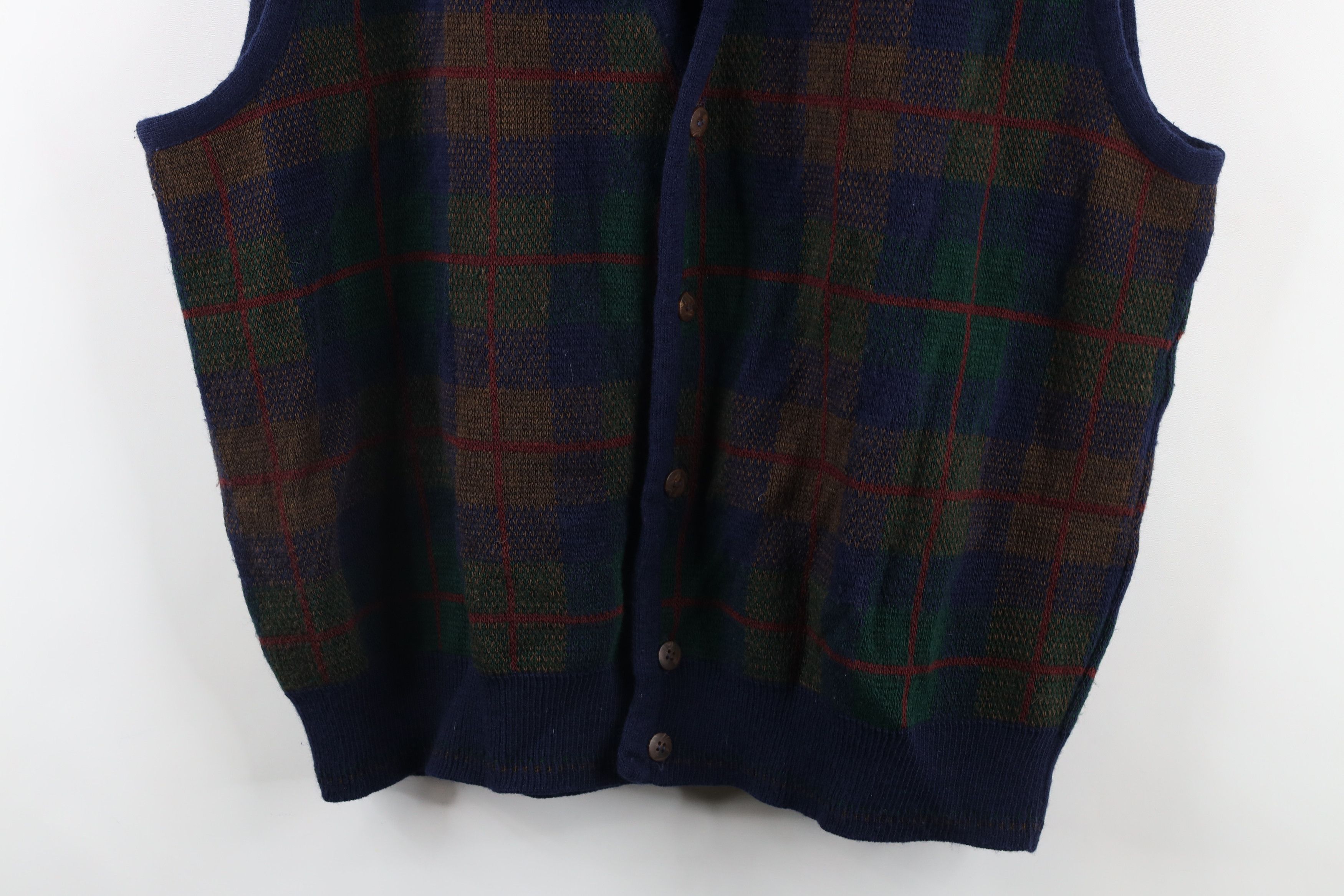 Vintage Vintage 90s Streetwear Knit Cardigan Sweater Vest Plaid Size US M / EU 48-50 / 2 - 3 Thumbnail