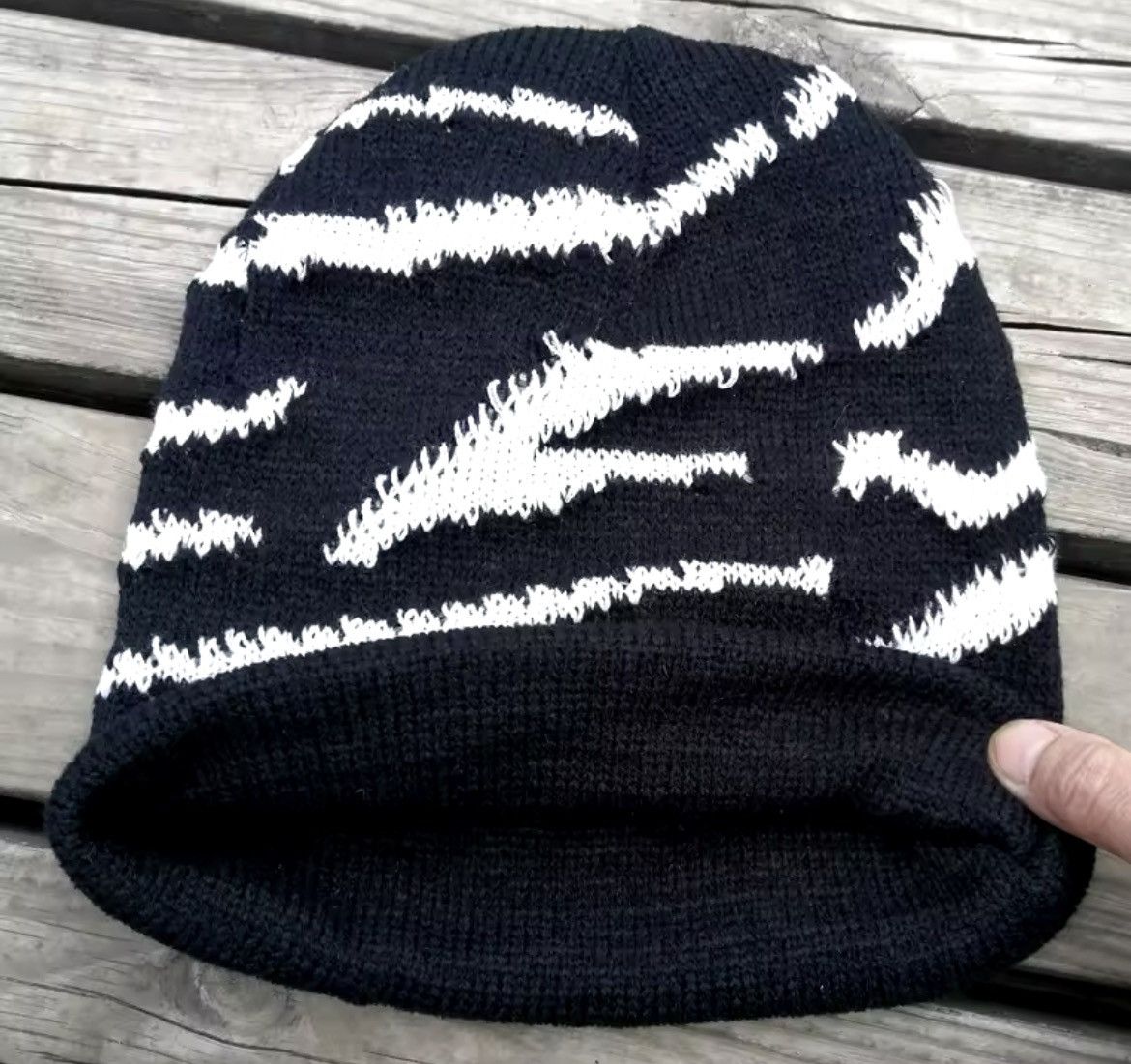 Japanese Brand × Vintage Knitted Zebra Pattern Beanie Size ONE SIZE - 3 Thumbnail