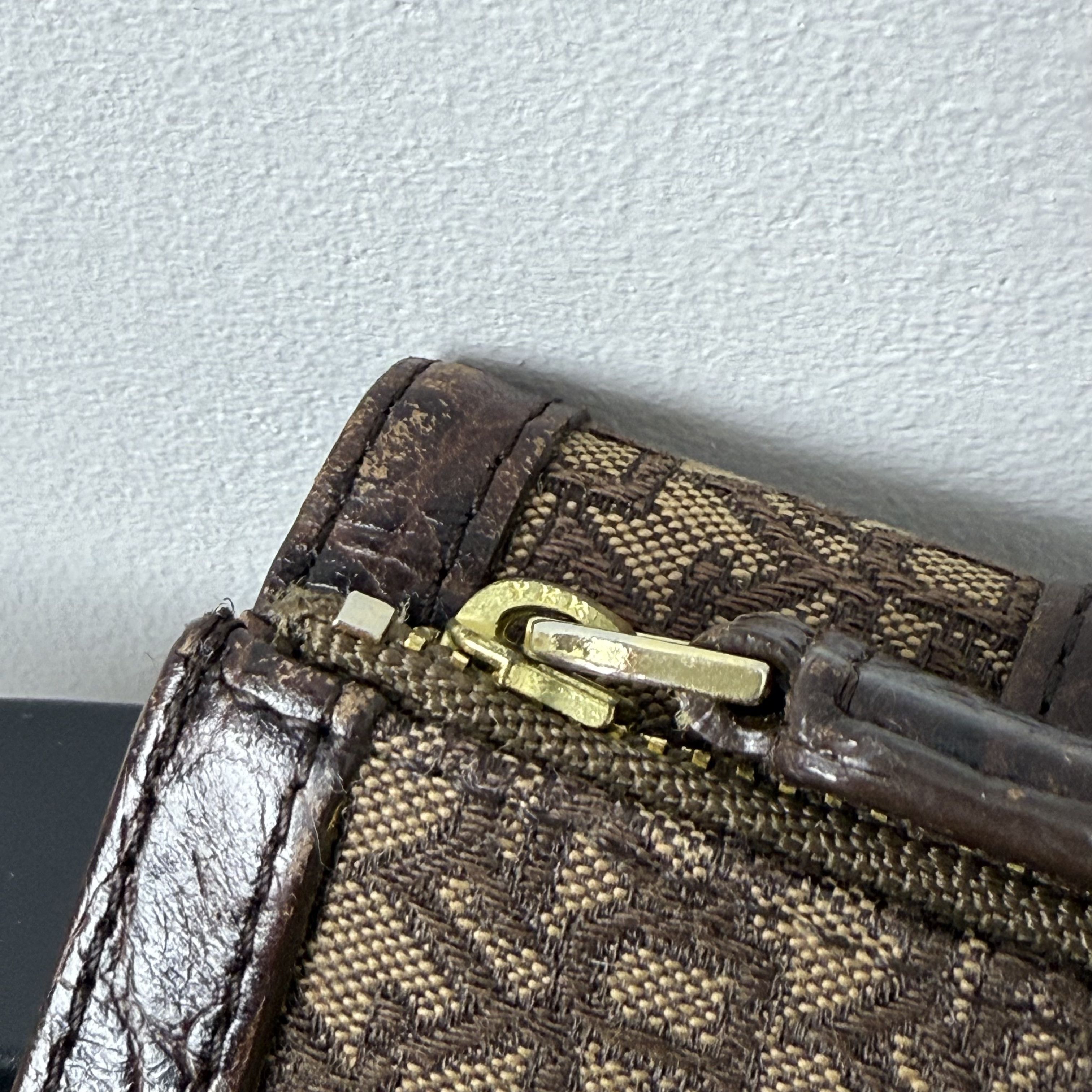 DKNY Vintage DKNY Donna Karan 00s Brown Leather Wallet Size ONE SIZE - 11 Thumbnail