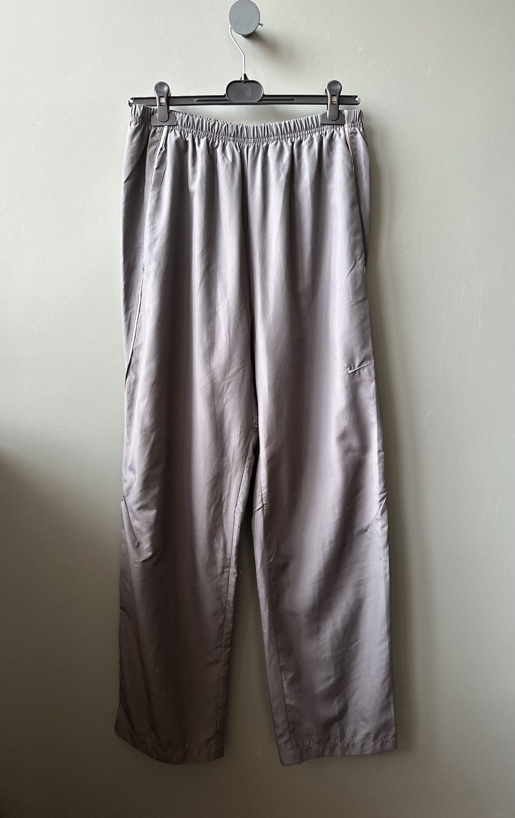Nike Vintage 90s Nike Swoosh Logo Nylon Sport Pants Trousers Size US 36 / EU 52 - 1 Thumbnail