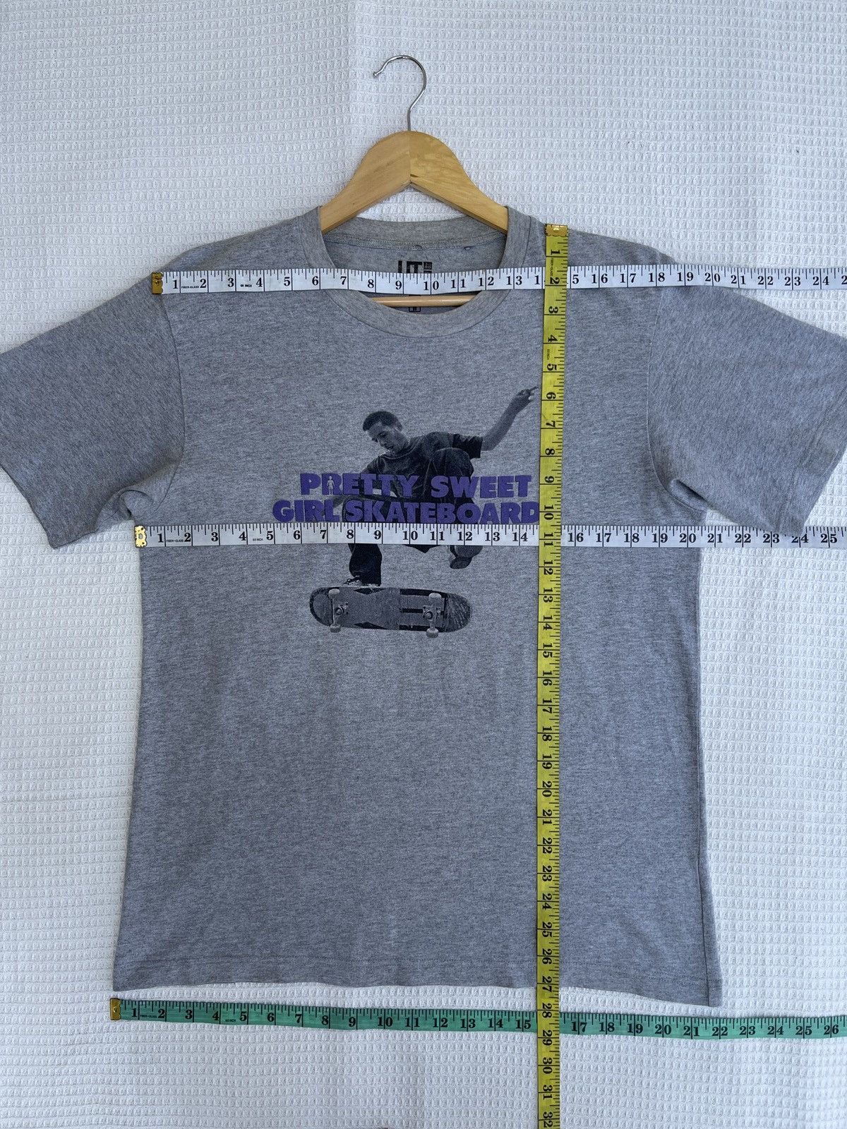 Girl Skateboards Last Drop🔥Rare🔥Girls Skateboards Pretty Sweet Uniqlo T-Shirt Size US M / EU 48-50 / 2 - 10 Thumbnail