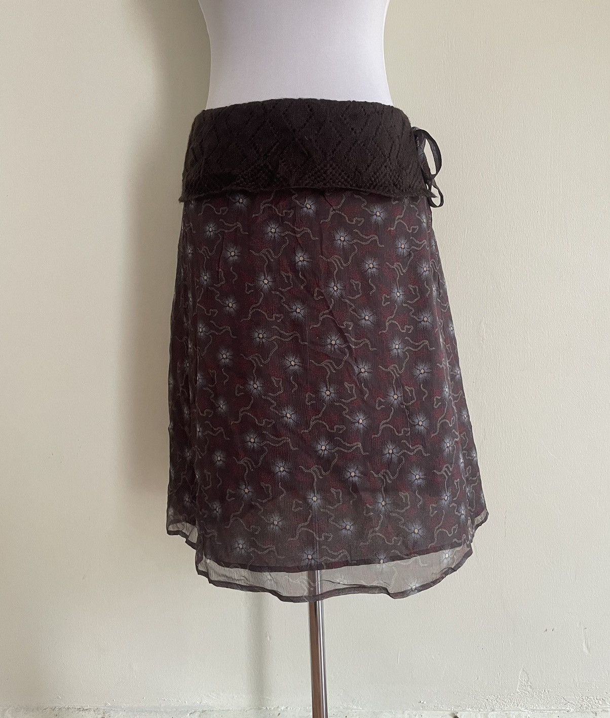 MAX&Co. Max &Co. Silk Skirt Size 28" / US 6 / IT 42 - 1 Thumbnail