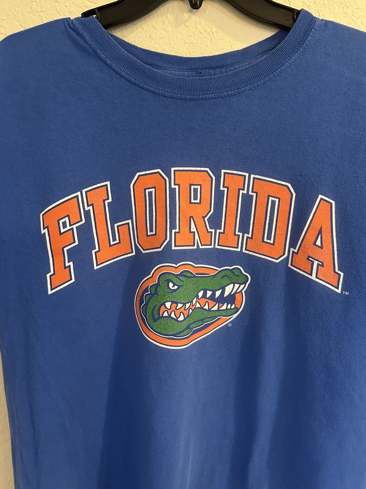 NCAA × Vintage Vintage Florida Gators Logo T-Shirt (Blue) (LG) Size US L / EU 52-54 / 3 - 2 Thumbnail
