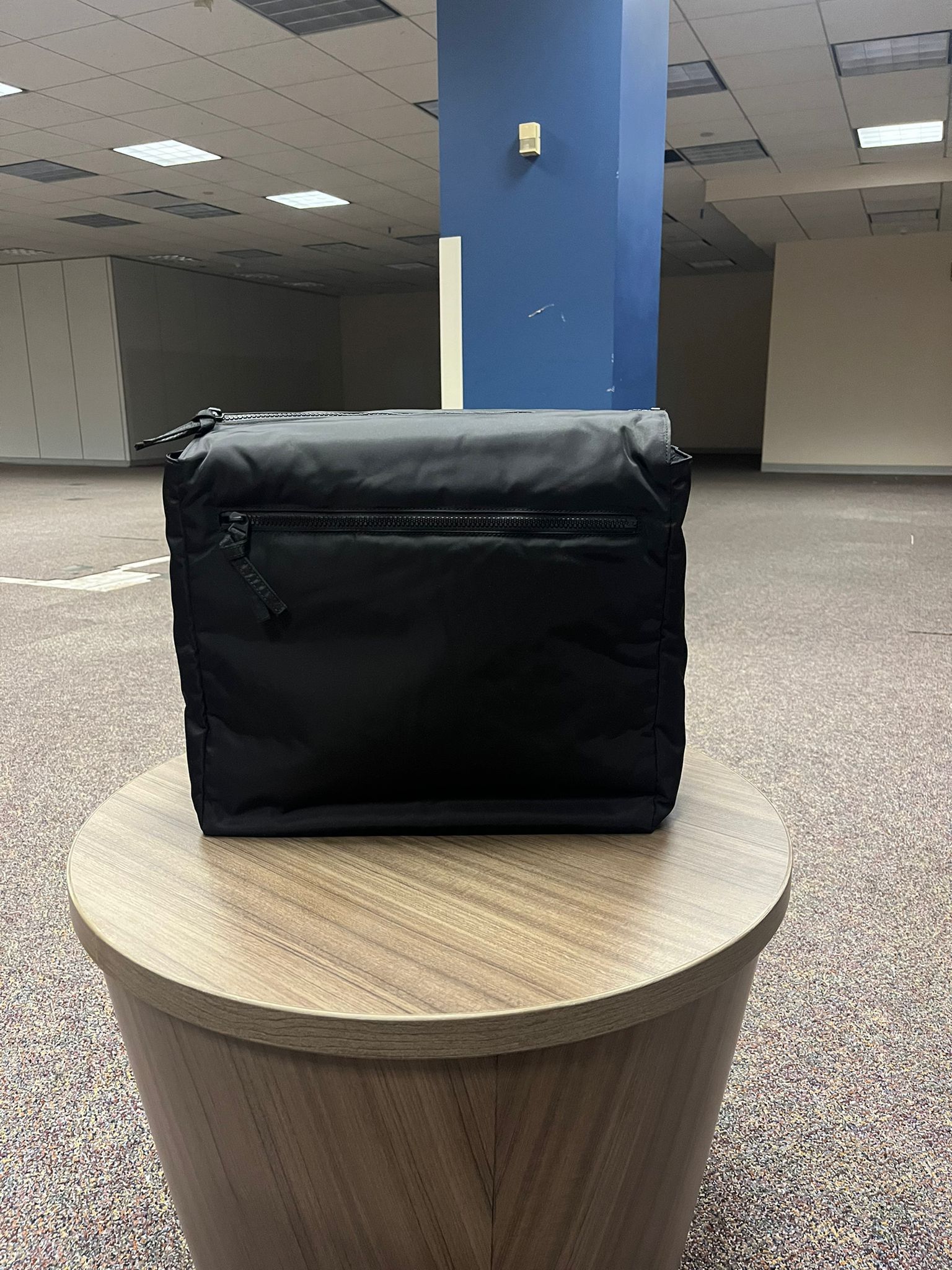 Pouch Bag in Black