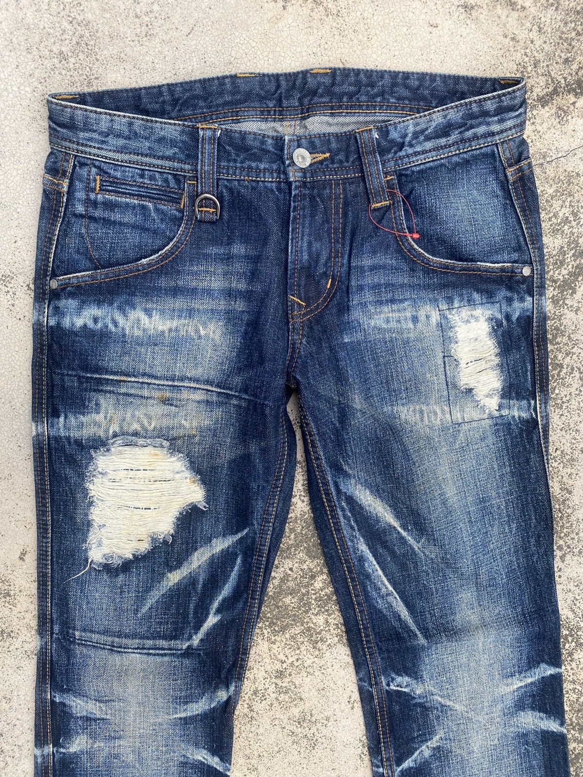 HIDEAWAYS × Japanese Brand Japanese Brand Hideways Distressed Claw Mark Faded Jeans Size US 30 / EU 46 - 2 Thumbnail