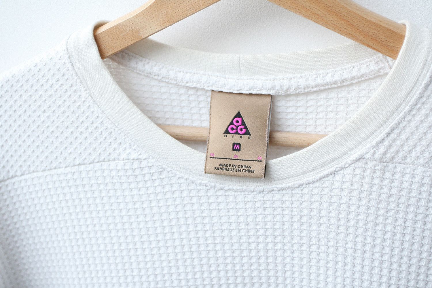 Nike ACG Nike ACG White NRG Waffle Long sleeve Shirt Top AQ3519-100 Size US M / EU 48-50 / 2 - 4 Thumbnail