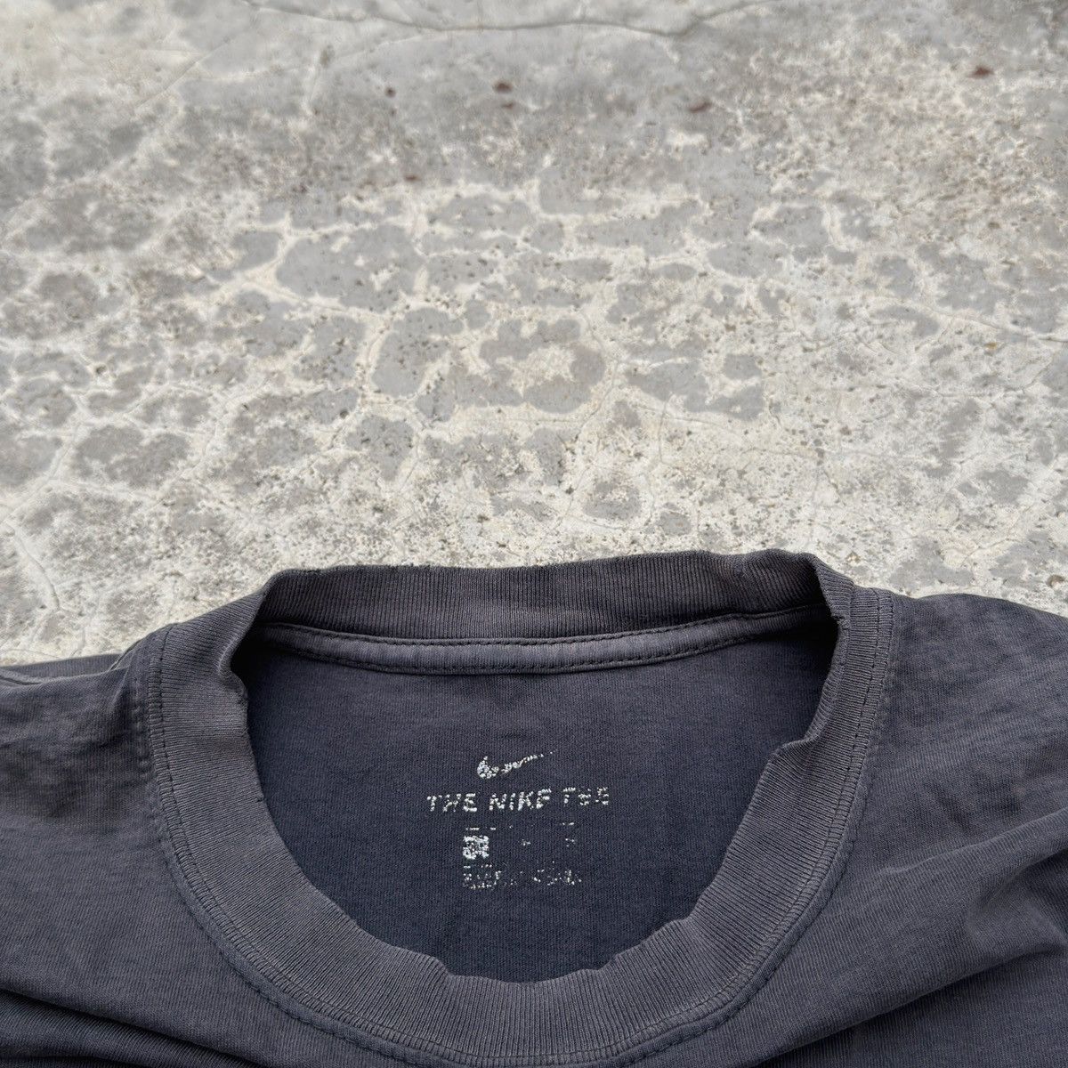 Nike SB Nike SB Big Logo Tee Nice Distressed Sunfaded Design Tee Size US L / EU 52-54 / 3 - 4 Thumbnail
