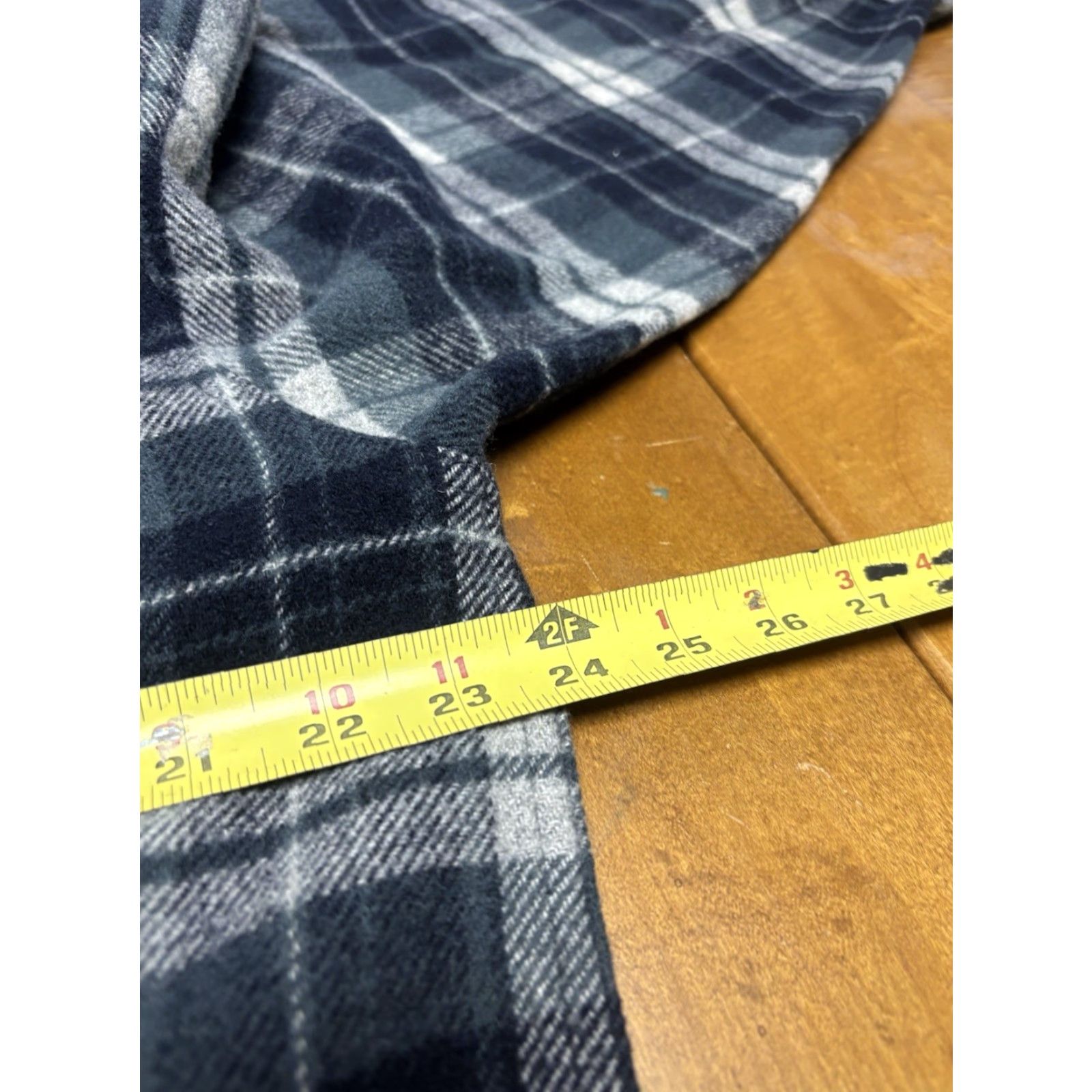 American Eagle Outfitters VINTAGE American Eagle Outfitters Shirt Mens Large Black Gray Plaid Washed Wool Flannel Button R3 Size US L / EU 52-54 / 3 - 4 Thumbnail