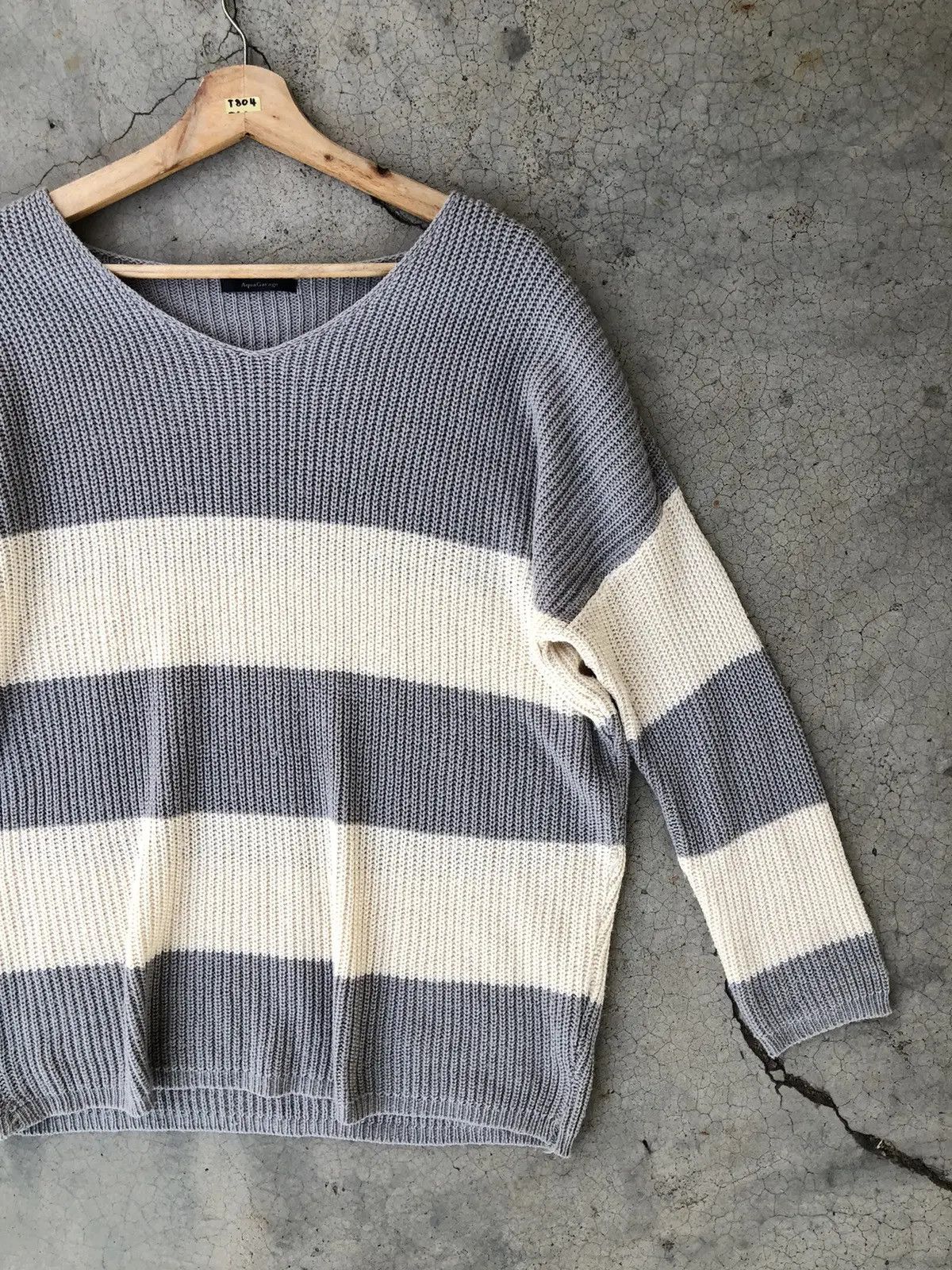20471120 × Aran Isles Knitwear × Homespun Knitwear CableKnit V Neck Stripe Jumper Pullover Size US XL / EU 56 / 4 - 2 Thumbnail