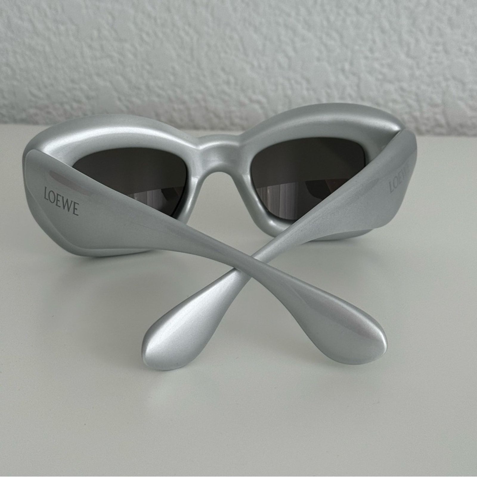 Loewe New! Loewe Silver Sunglasses LW40117I 20C, Authentic Size ONE SIZE - 12 Thumbnail