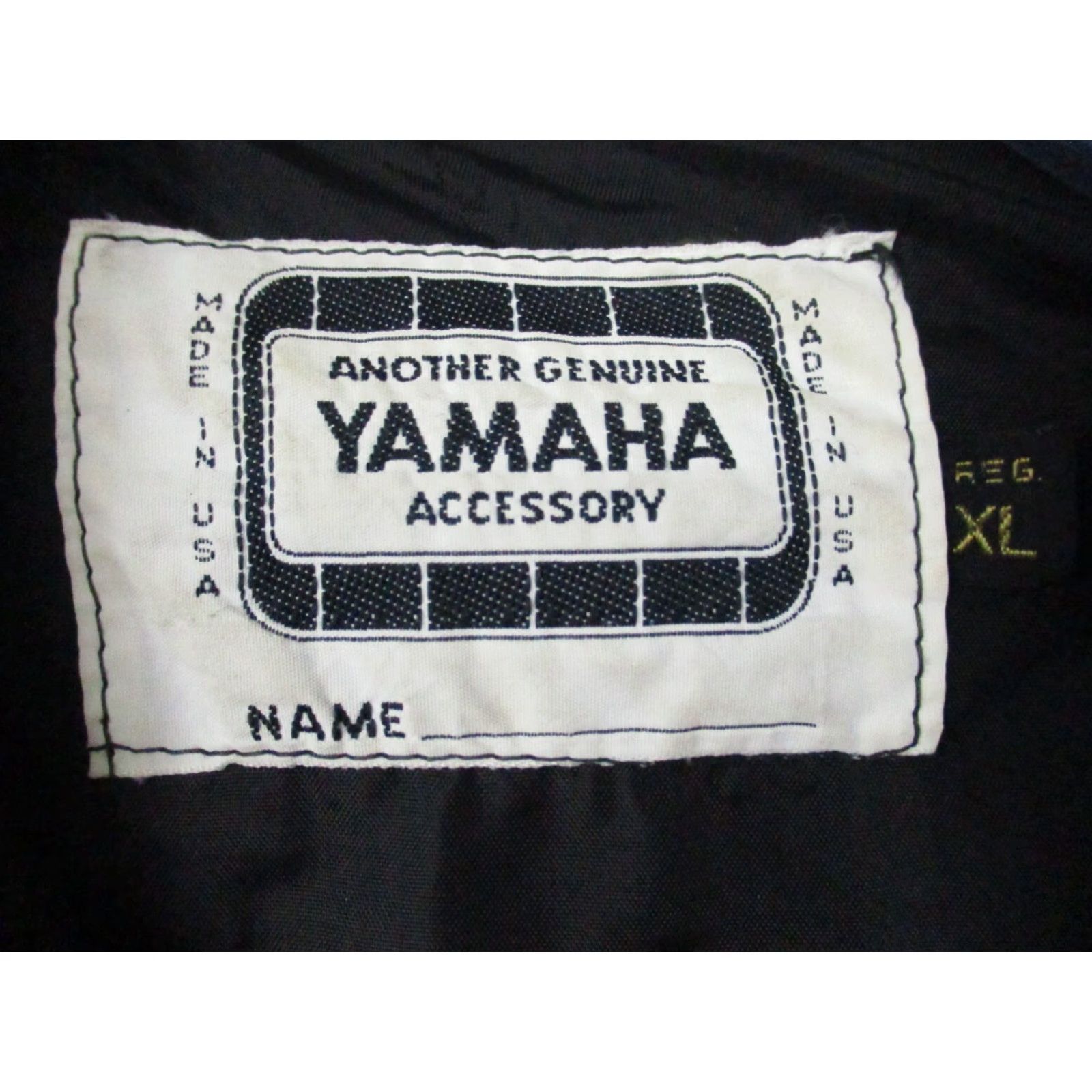 Vintage VINTAGE Yamaha Racing Jacket XL Adult Puffer Black Red USA 80s Geometric Pockets Men USA Jacket Size US XL / EU 56 / 4 - 5 Thumbnail