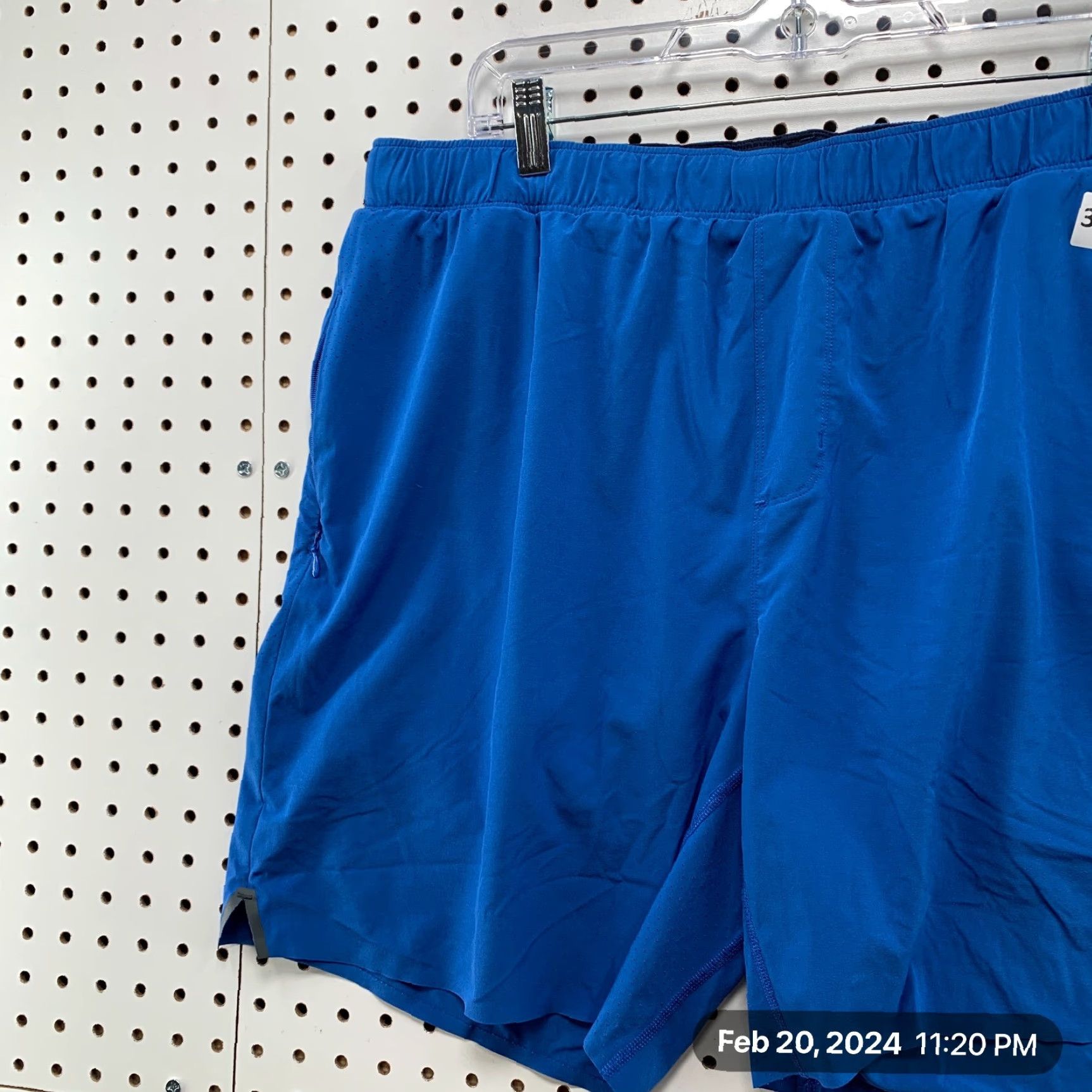 Rhone Rhone Active Shorts Men XL Blue Work Out Train Zipper Pocket 35x7 Athletic Pattern Solid Pockets Size 40" / US 18 - 4 Thumbnail