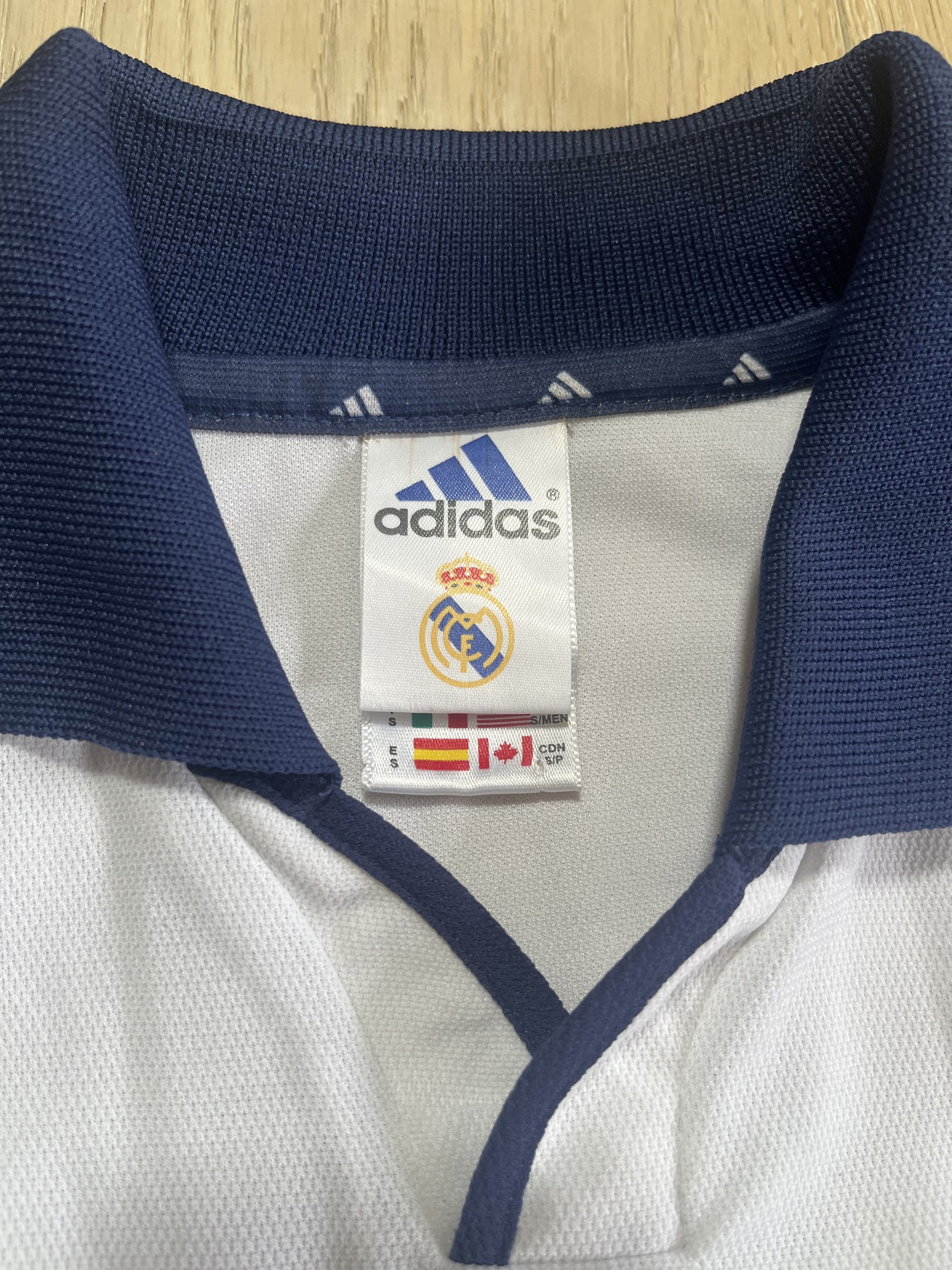 Adidas Real Madrid Authentic Home Jersey 2000/01 Size US S / EU 44-46 / 1 - 4 Thumbnail