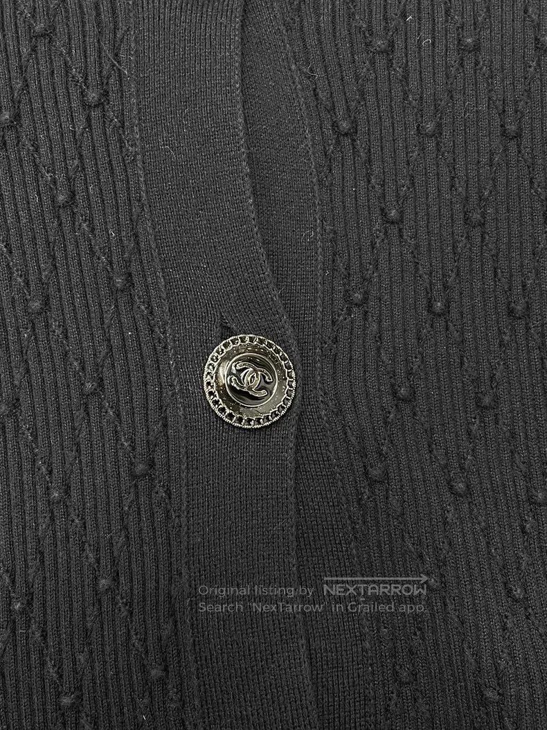 Chanel Chanel Black V-neck knitted cardigan coat Size XS / US 0-2 / IT 36-38 - 2 Thumbnail